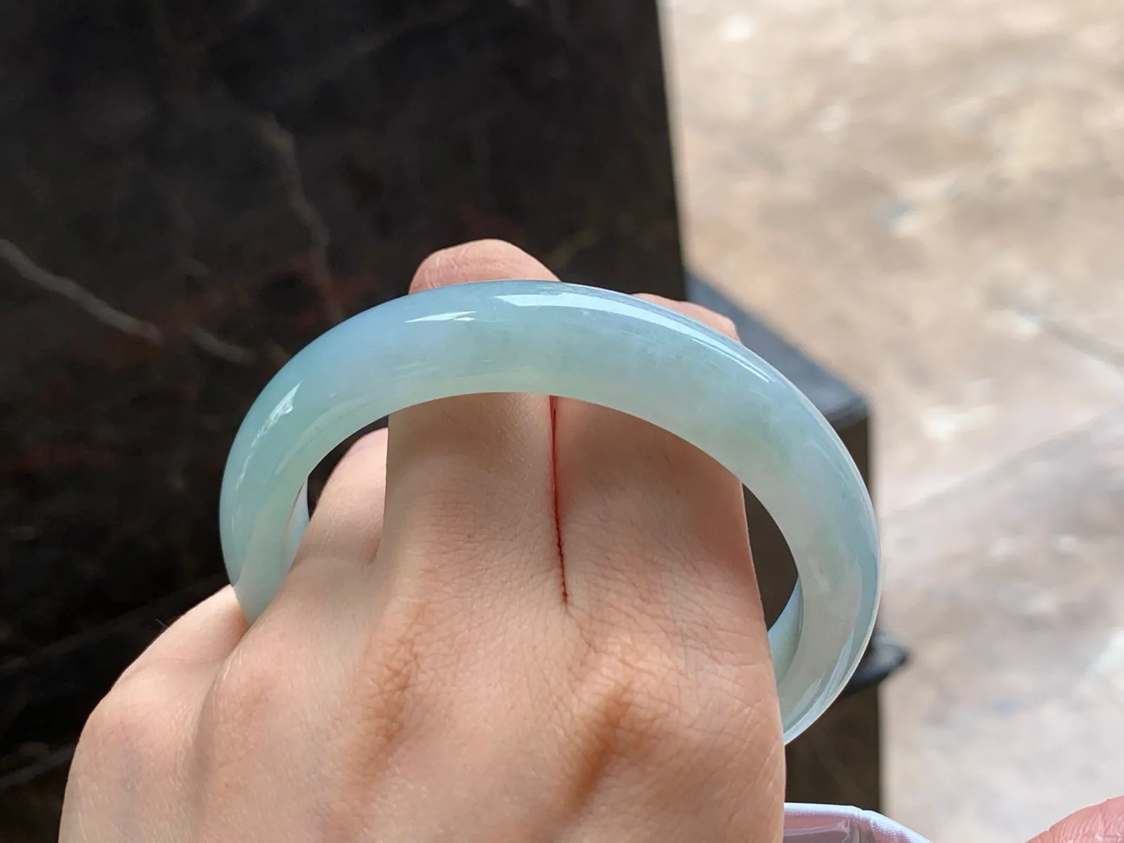 手镯
水润清爽 57/12.6/8.2mm
