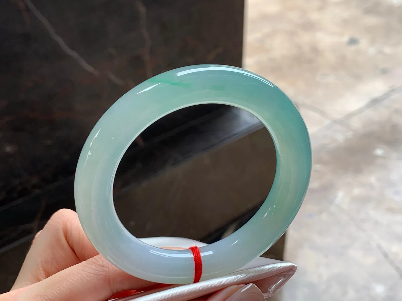 冰晴福镯
水润57.5/12.2mm