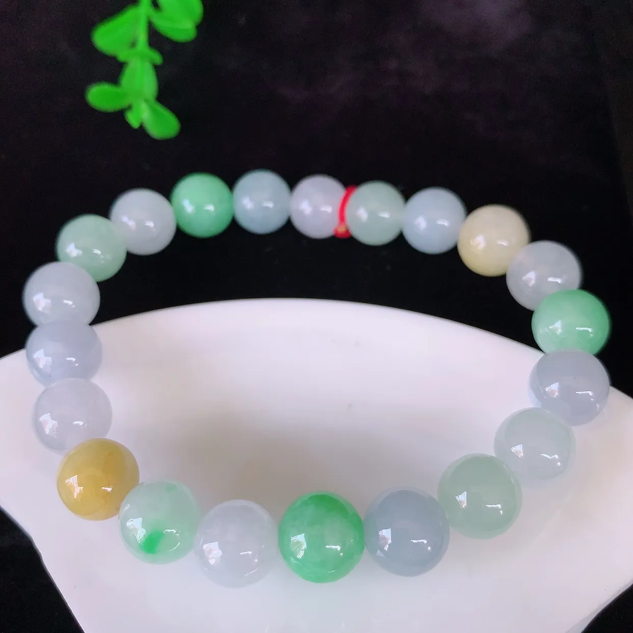 自然光实拍，冰润多彩圆珠翡翠手链手串，水润秀气，料子细腻，清爽，高档大气，自戴送礼佳品！#46.8取一尺寸9.2mm