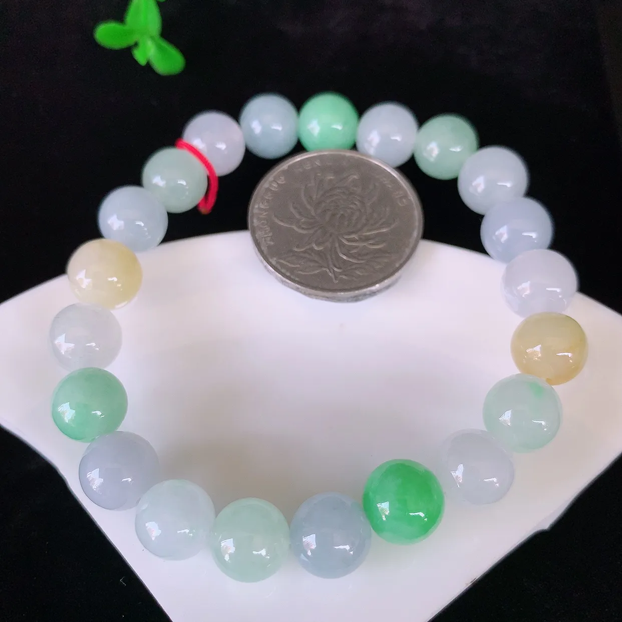 自然光实拍，冰润多彩圆珠翡翠手链手串，水润秀气，料子细腻，清爽，高档大气，自戴送礼佳品！#46.8取一尺寸9.2mm