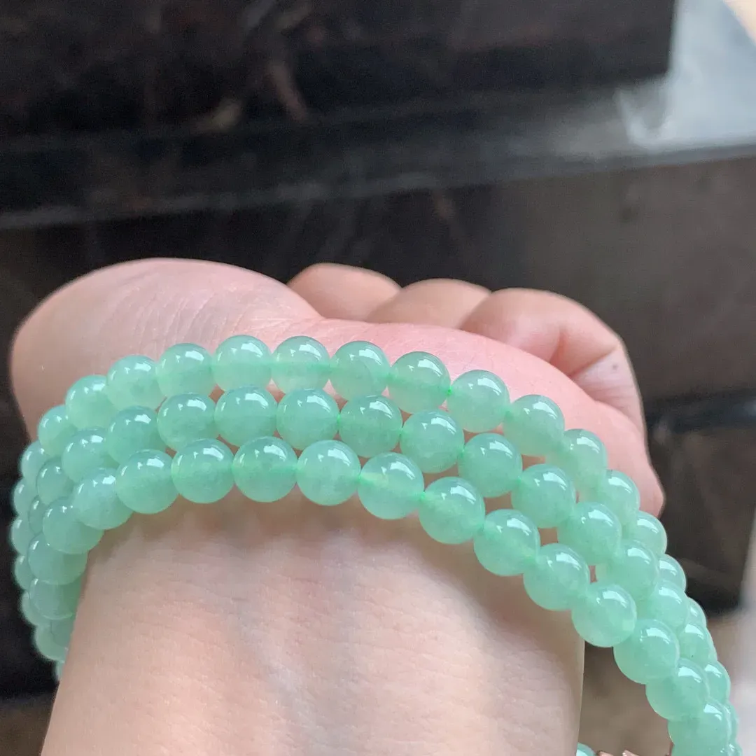 晴绿色翡翠珠链

尺寸6