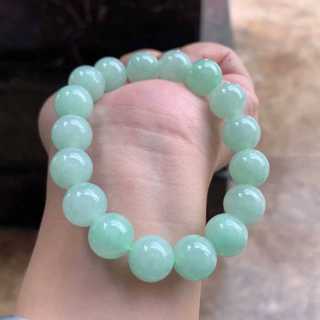 带底色翡翠手串

尺寸12