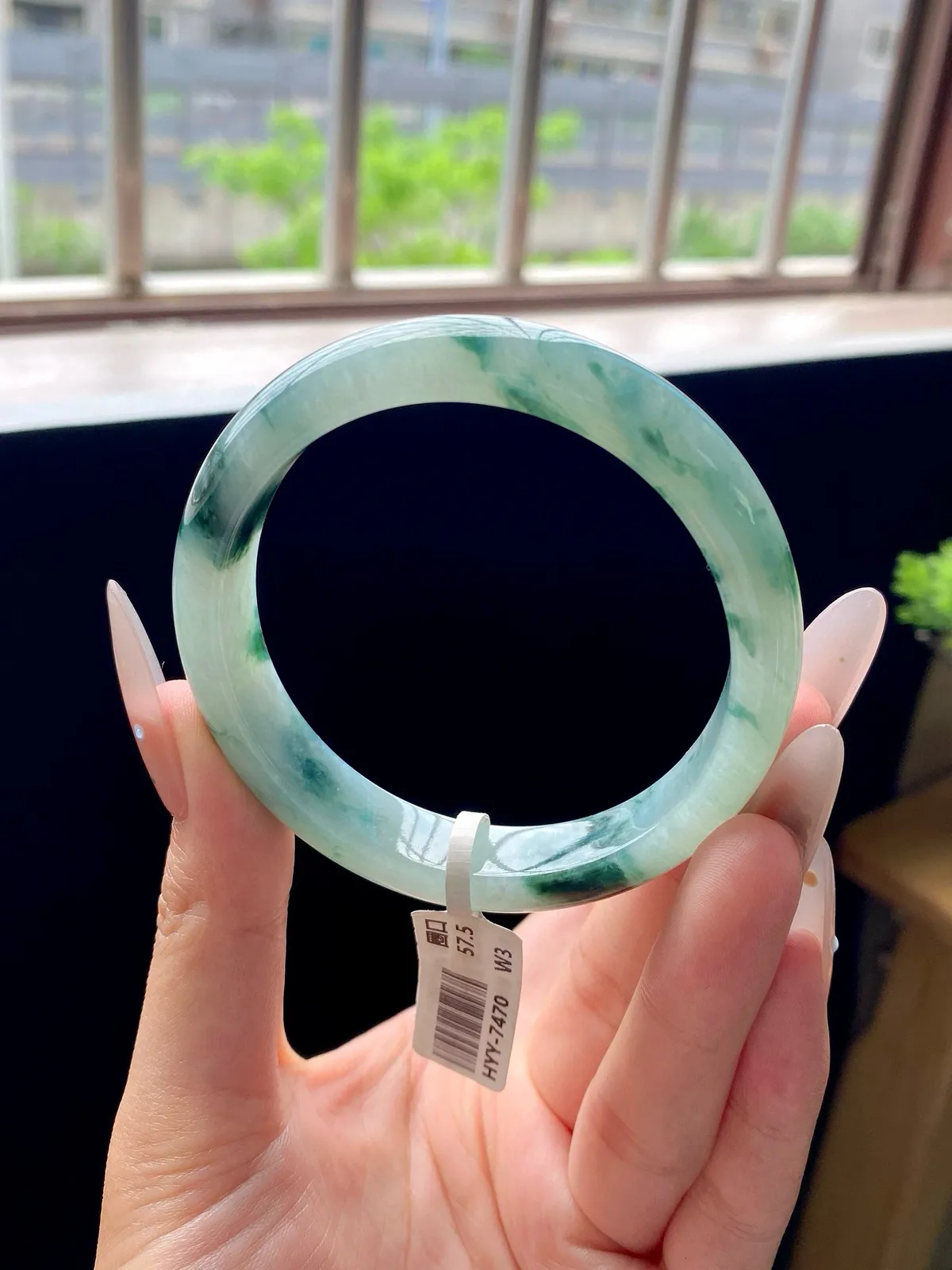 冰飘花正圈手镯
⭕️57.8-12-7.8