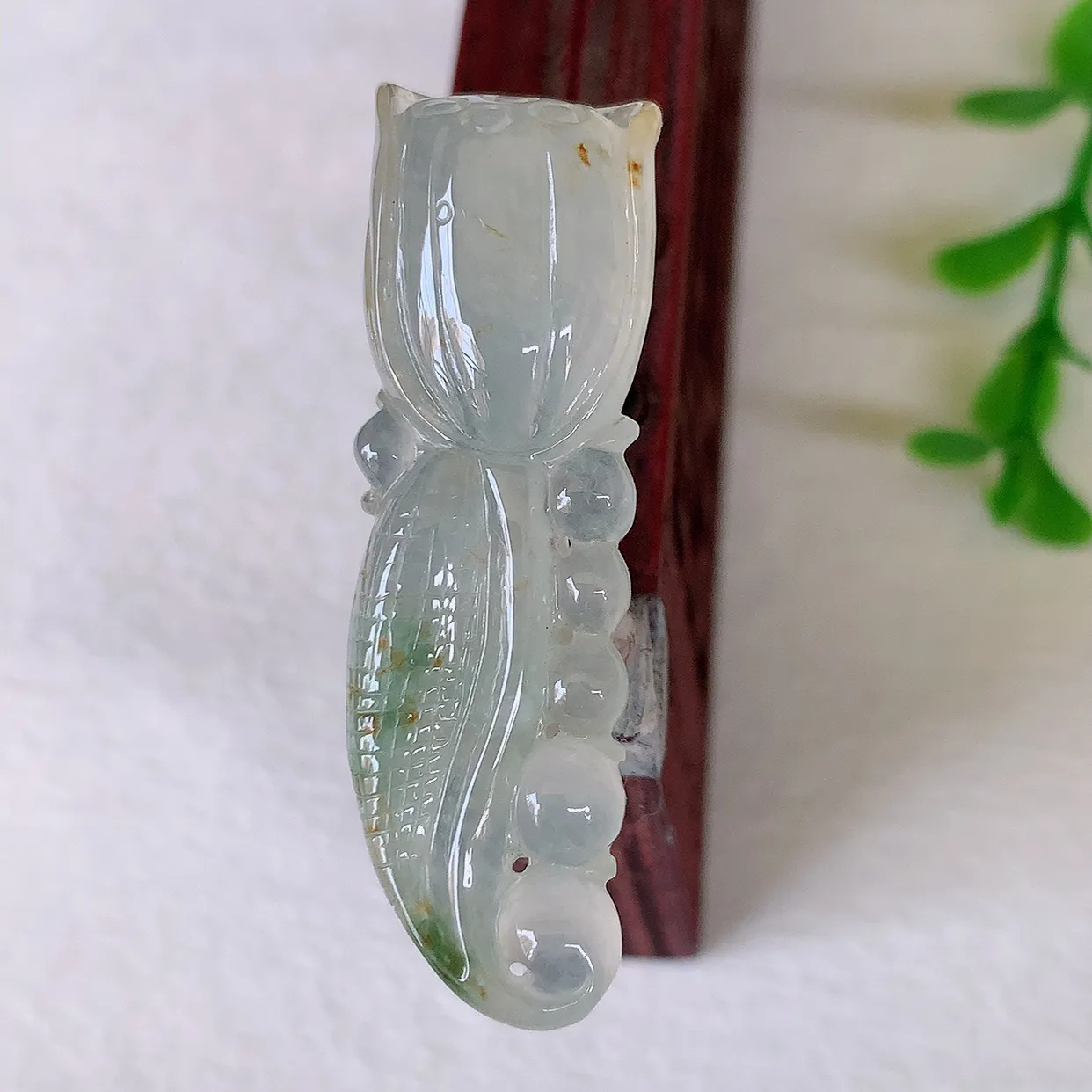 自然光实拍，冰飘花招财莲蓬翡翠吊坠，水润精细，寓意路路都通，有着促进事业有运！#01.8