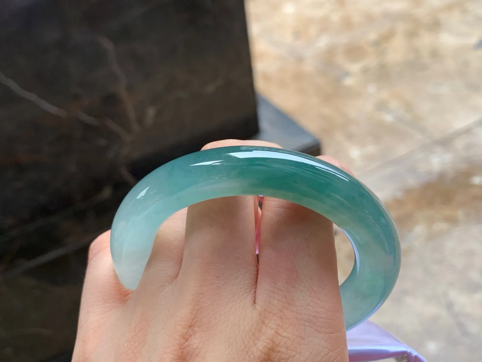 冰种蓝晴福镯
种老54.2/11.8mm
