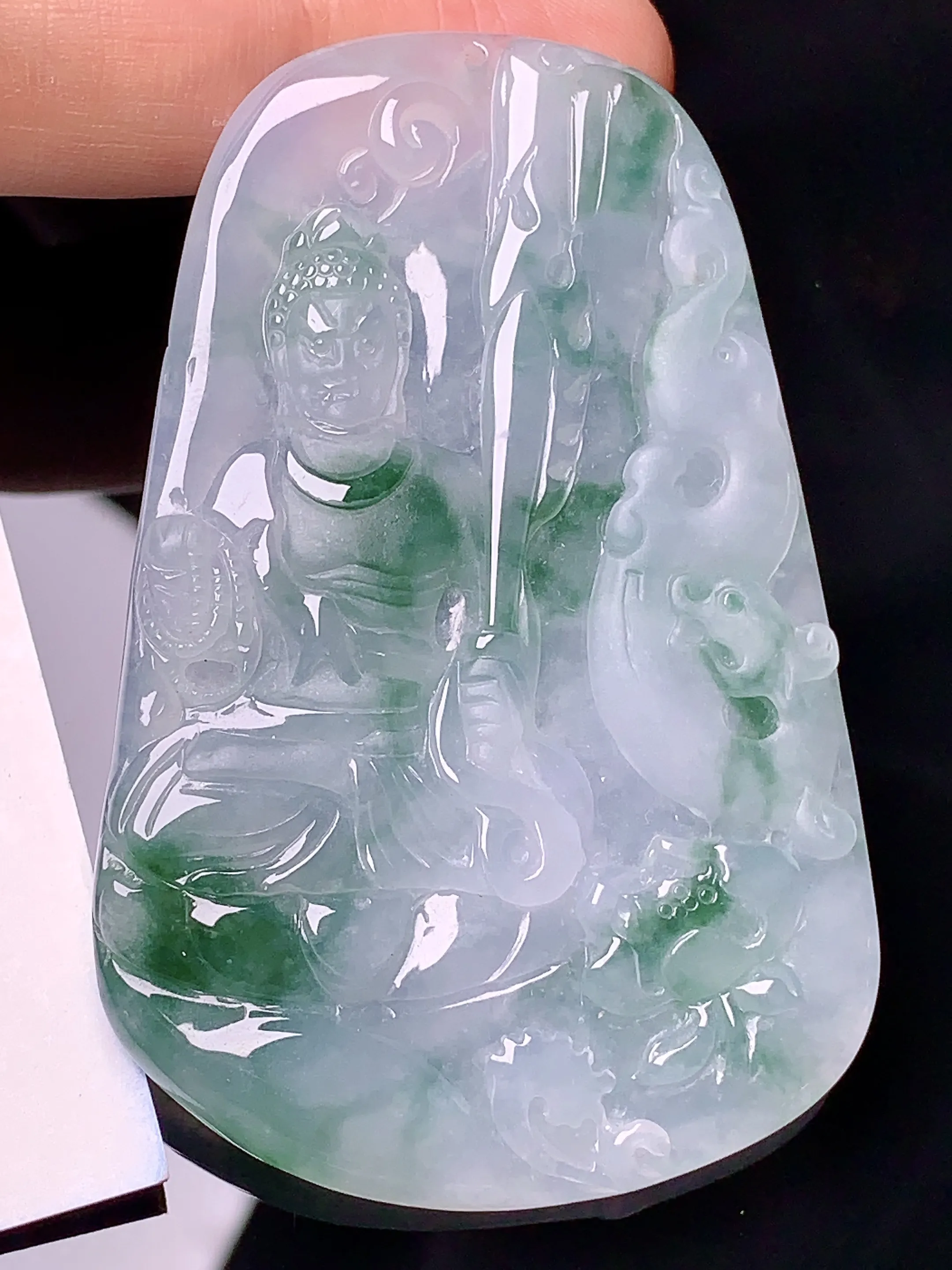 飘绿不动冥王吊坠 玉质细腻 水润亮眼 整体尺寸62.5*41*4.8