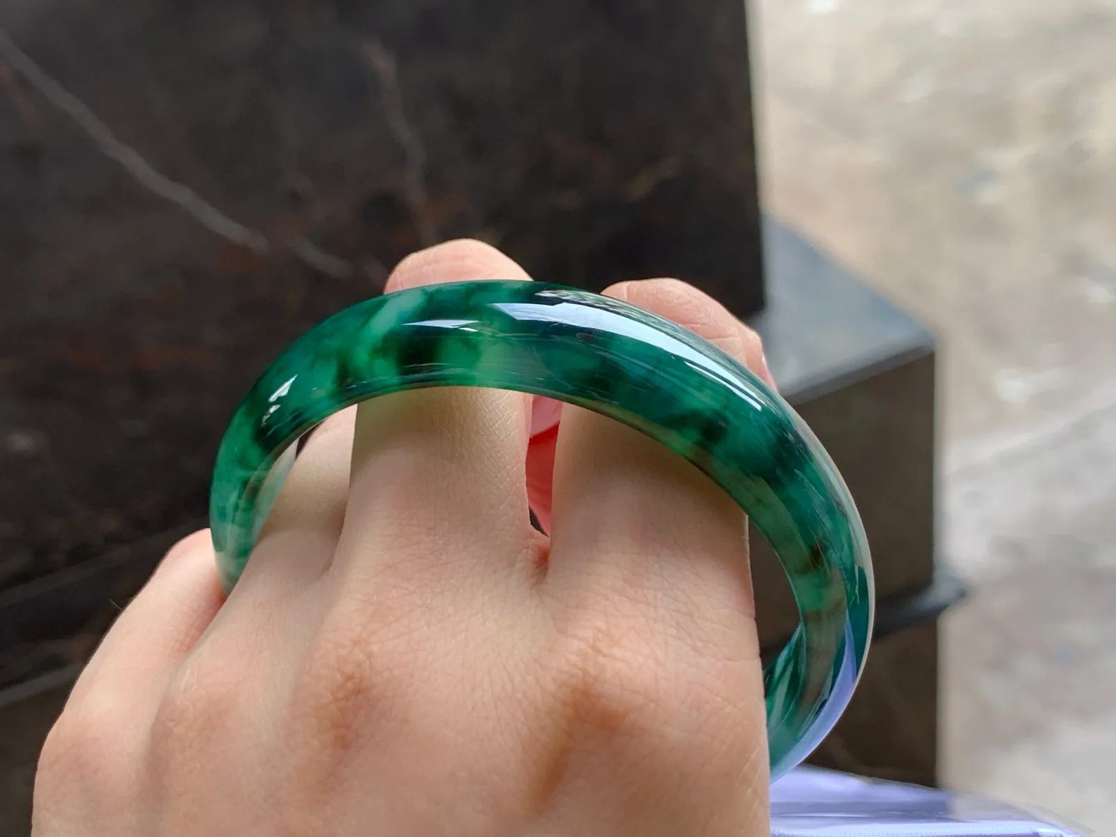 冰种飘花手镯
种好58.6/14.5/7mm