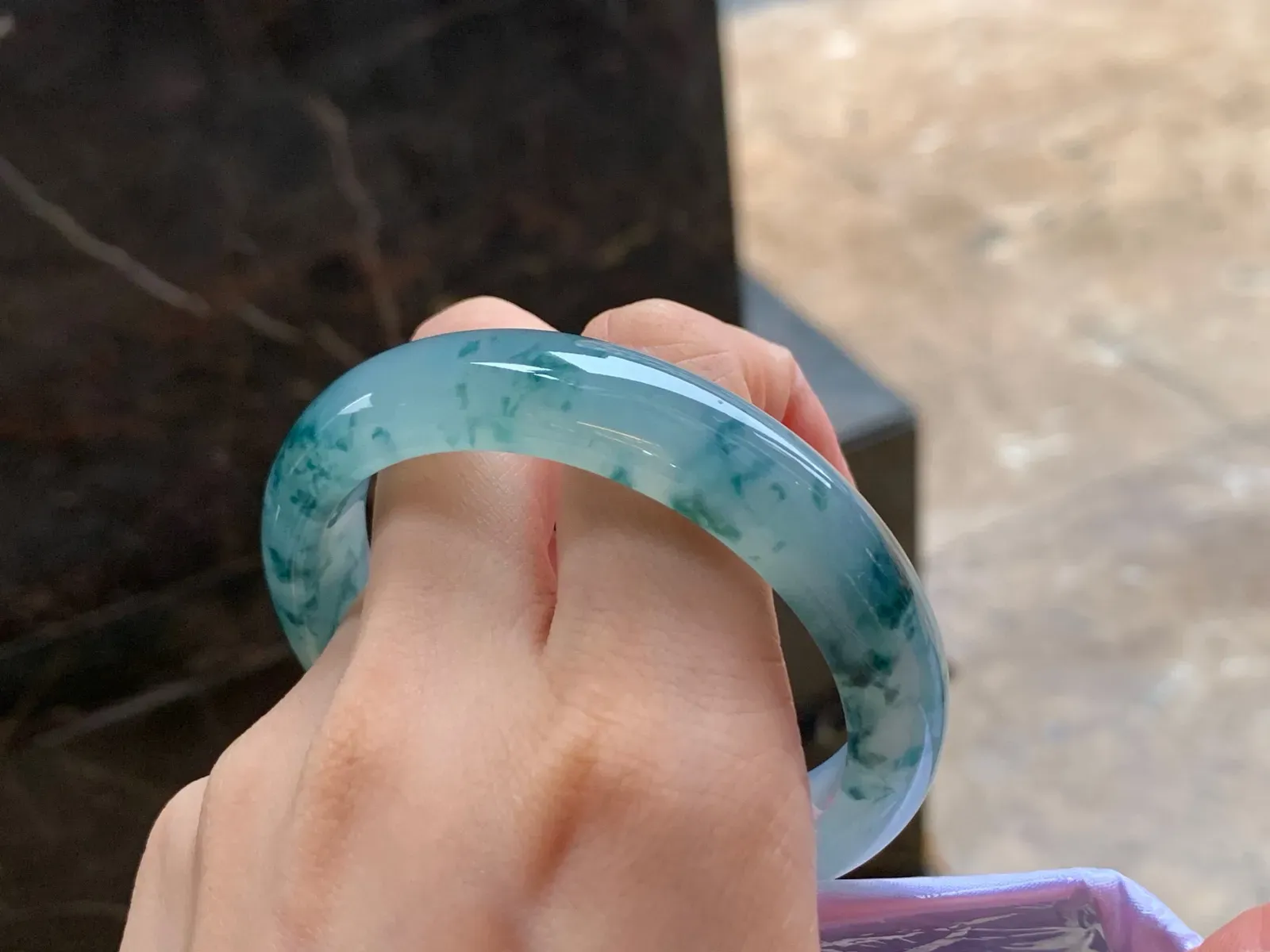 冰飘花手镯
种好水足 55.4/12.2/8.2mm
