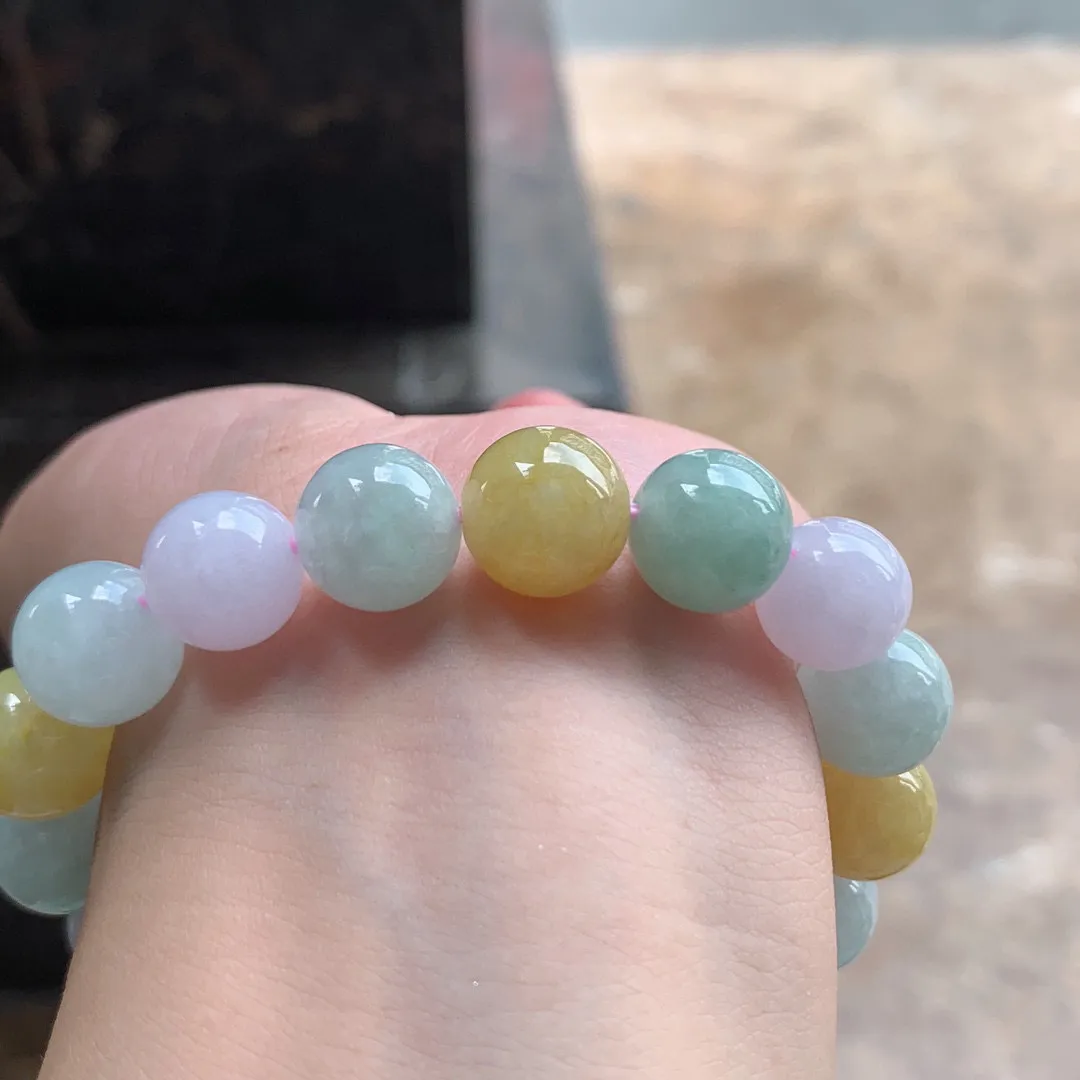 三彩翡翠手串

尺寸12.5