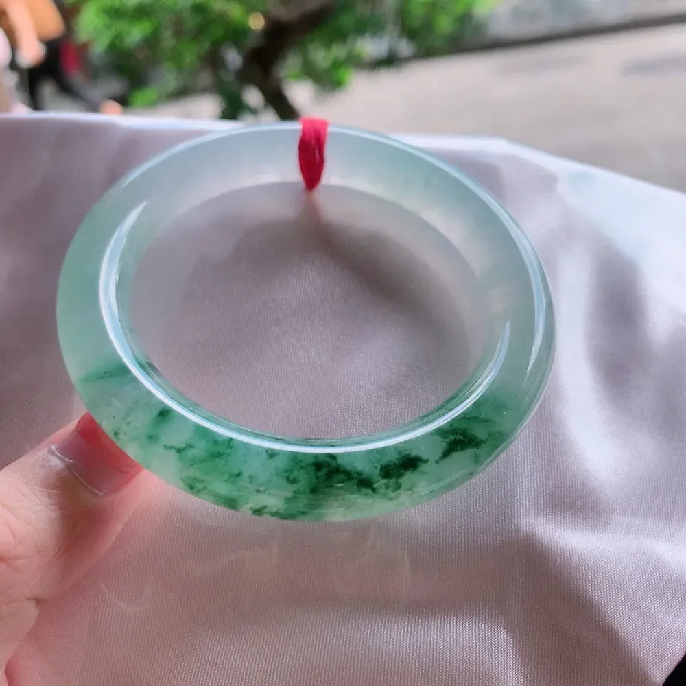 圆条冰玻绿花 半山水 无瑕 尺寸:57.8/11.1 花美 种水好