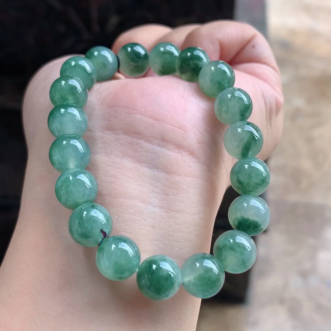 冰晴水飘花翡翠手串

尺寸10