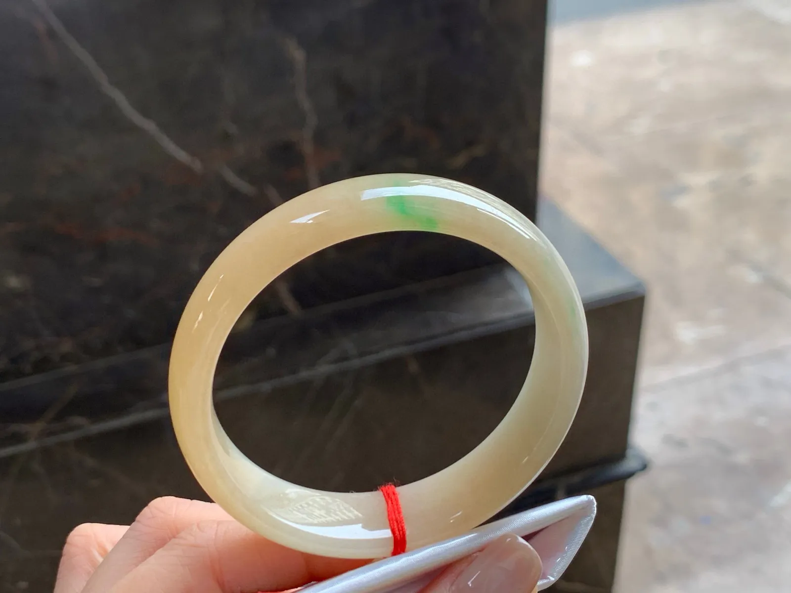 黄加绿手镯
独特58.3/15/7mm