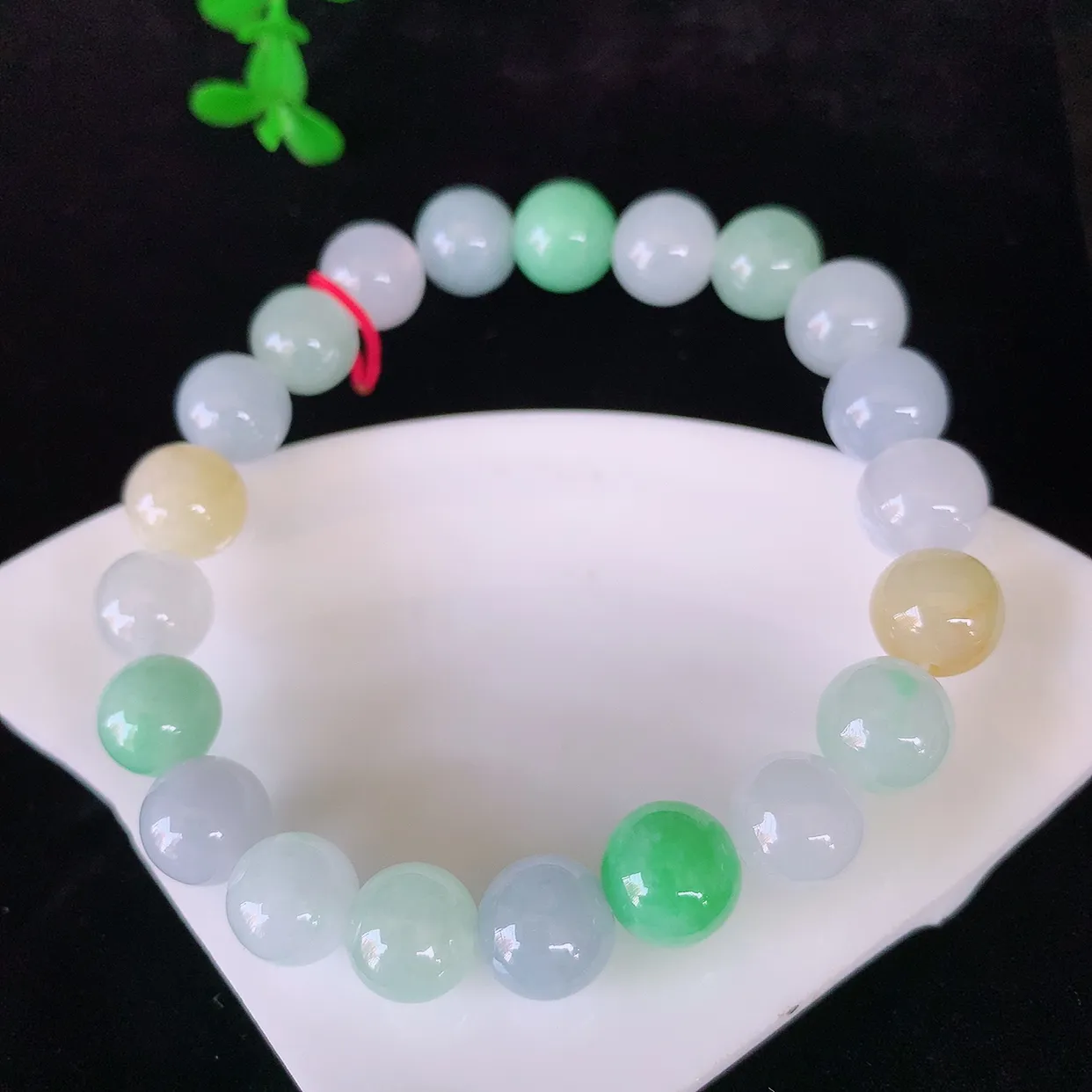 自然光实拍，冰润多彩圆珠翡翠手链手串，水润秀气，料子细腻，清爽，高档大气，自戴送礼佳品！#46.8取一尺寸9.2mm