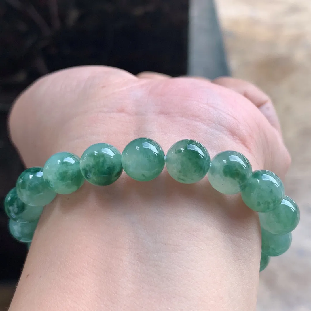冰晴水飘花翡翠手串

尺寸10