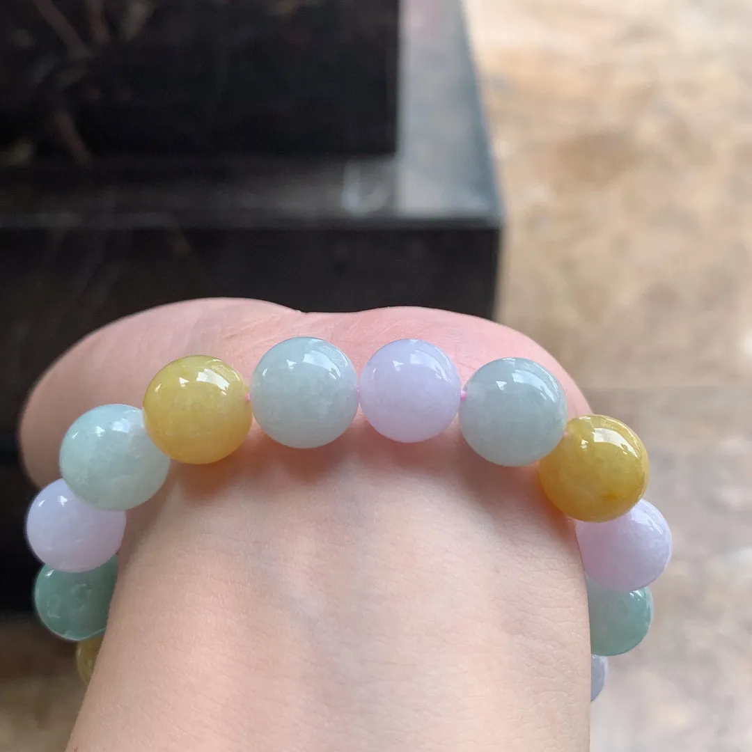 三彩翡翠手串

尺寸12.5