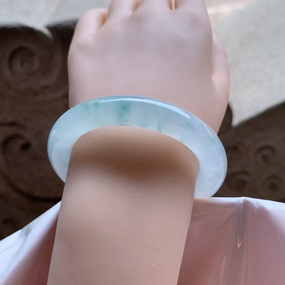 圆条冰玻飘花 无瑕 尺寸:53.2/10.7/10.4  花美 种水好
