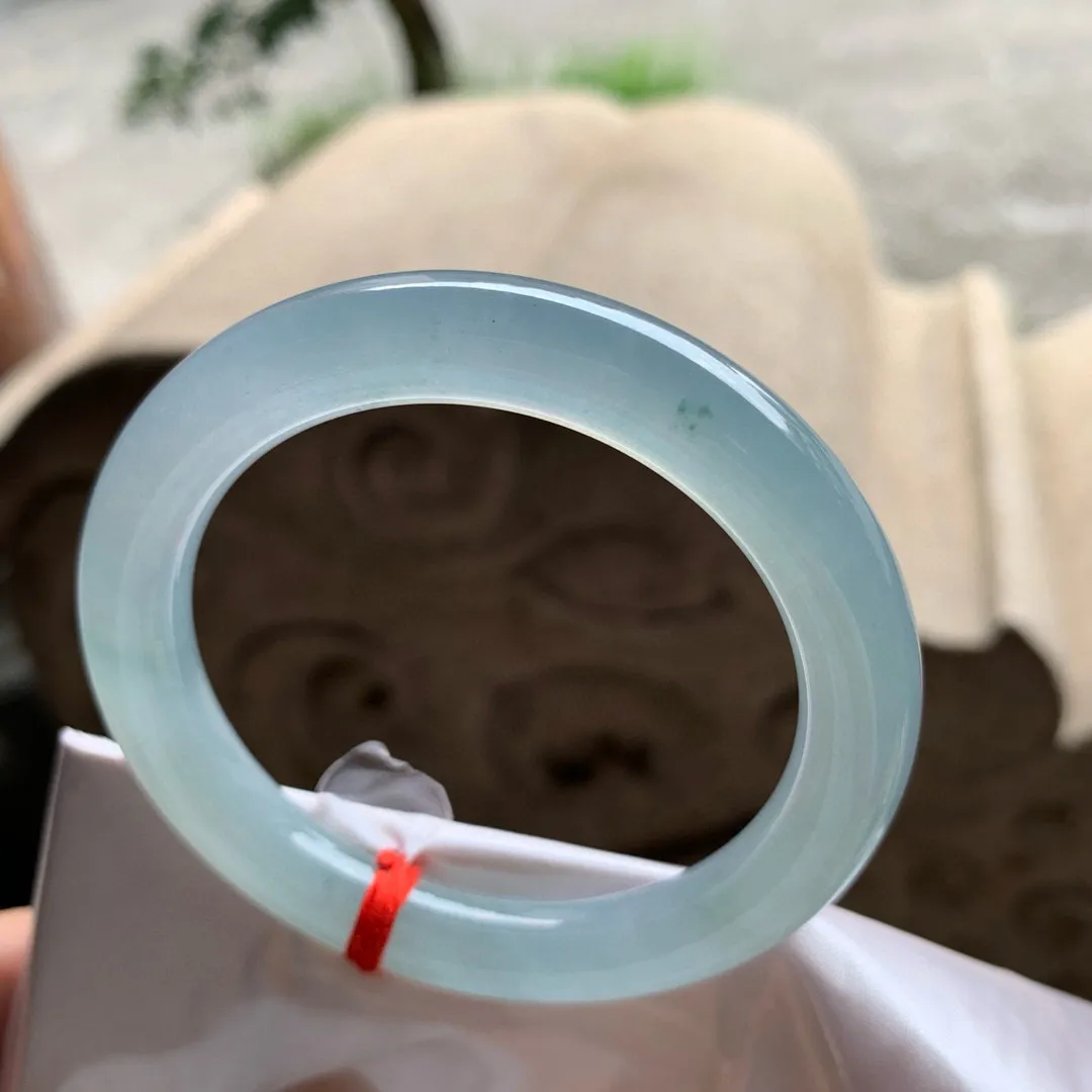 圆条冰玻种 无瑕 尺寸:53.9/9.6  种水好