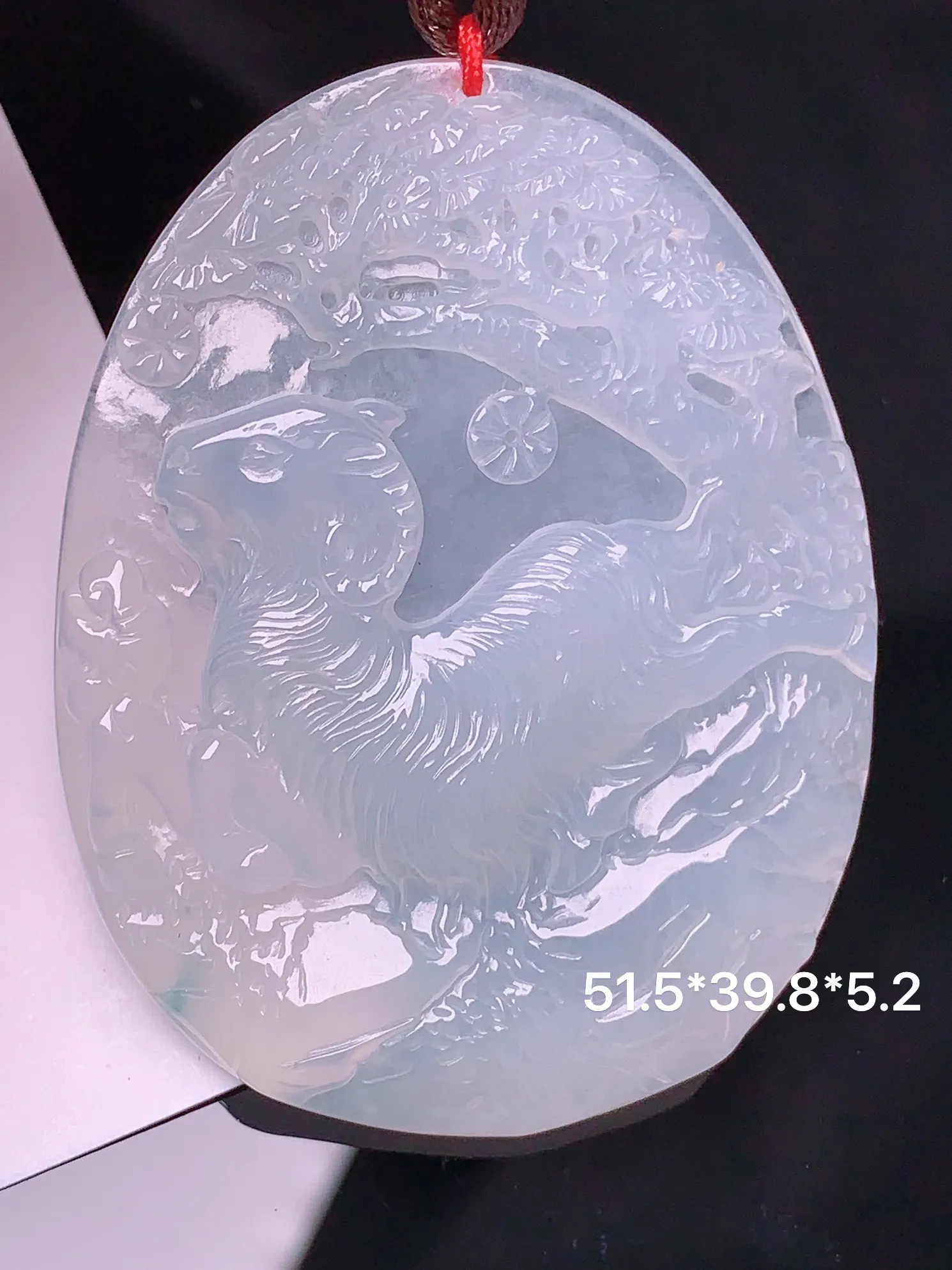 冰种生肖羊吊坠 玉质细腻 水润亮眼 整体尺寸51.5*39.8*5.2