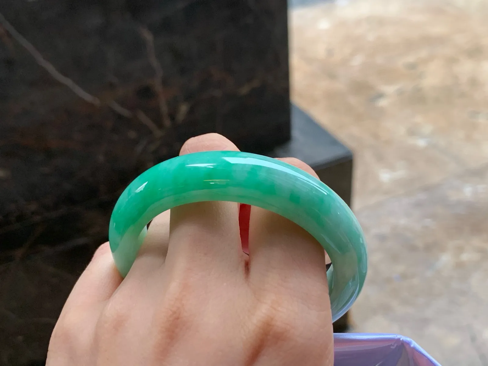 带色手镯
干净清爽 53.5/13.2/8.8mm