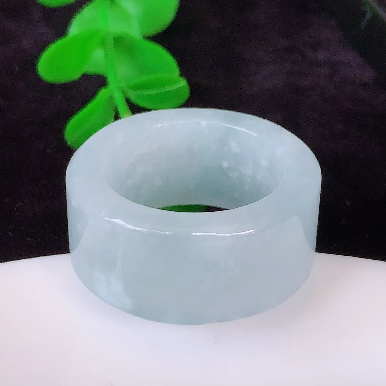 自然光实拍，20mm内径翡翠扳指，冰润指环，玉扳指，财源滚滚，玉质细腻起胶，23圈口，种水好！#57.8