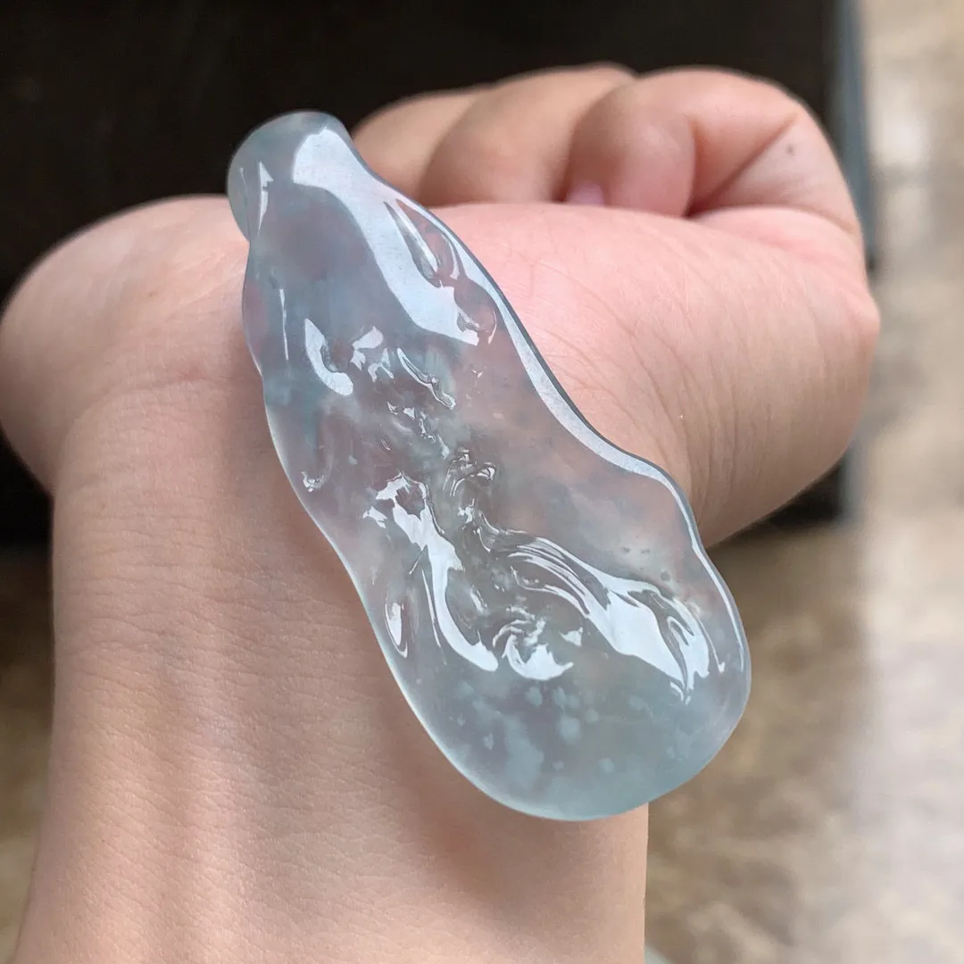 冰种带底色雪花棉马牌

尺寸64-26-8.2