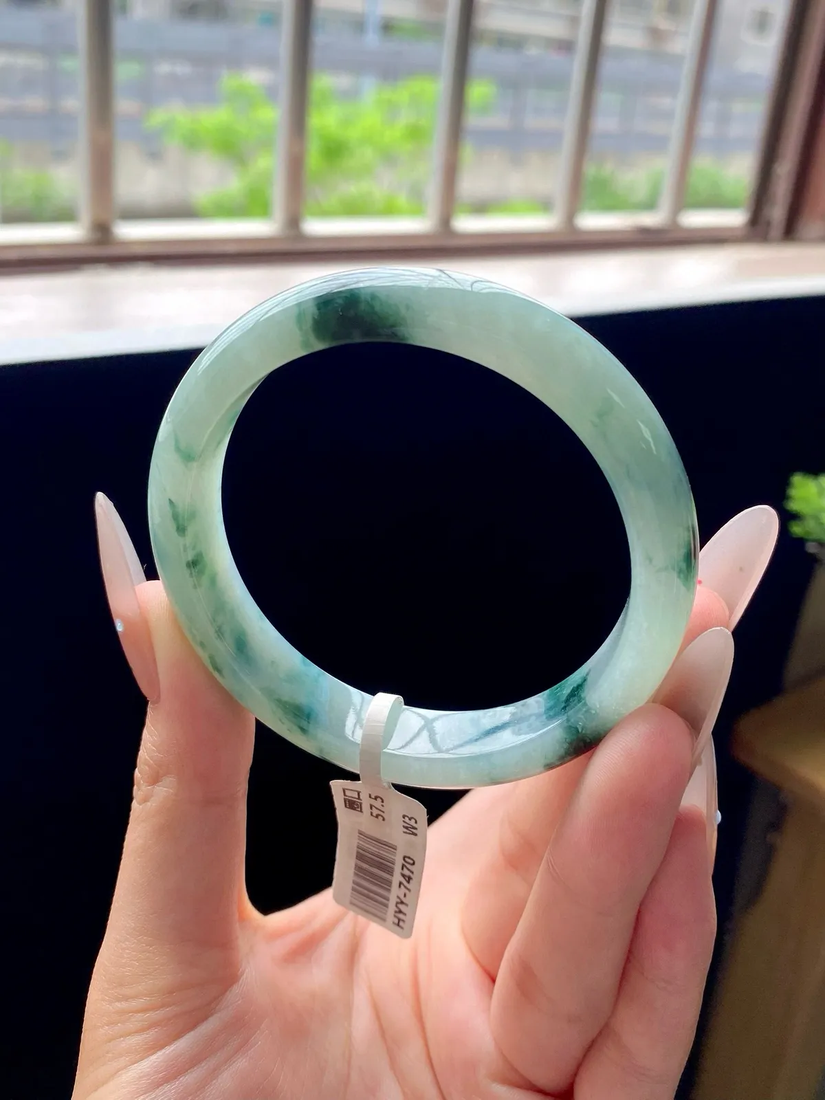 冰飘花正圈手镯
⭕️57.8-12-7.8