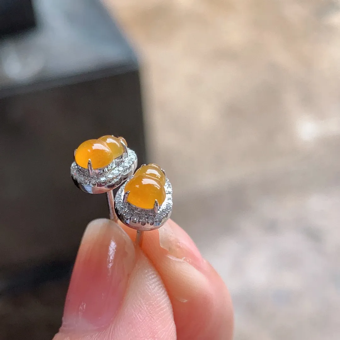 18k金镶钻·鸡油黄葫芦耳钉