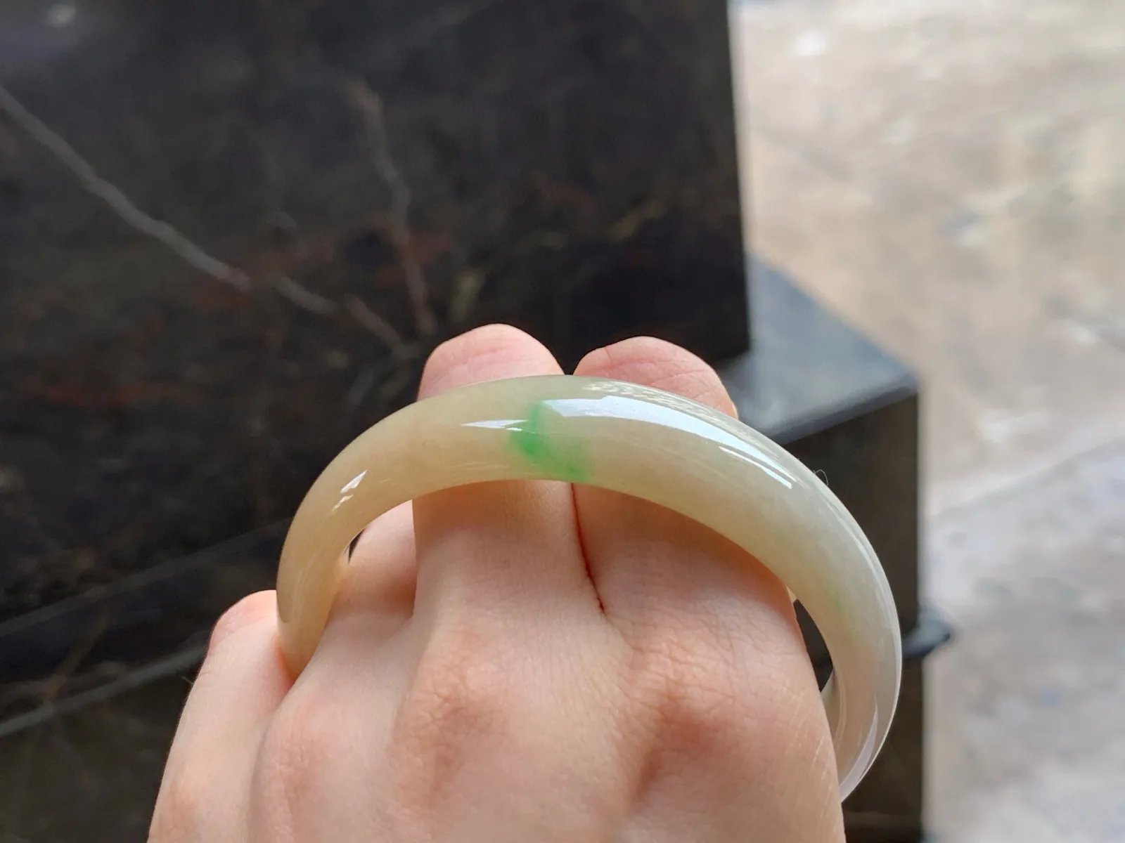 黄加绿手镯
独特58.3/15/7mm