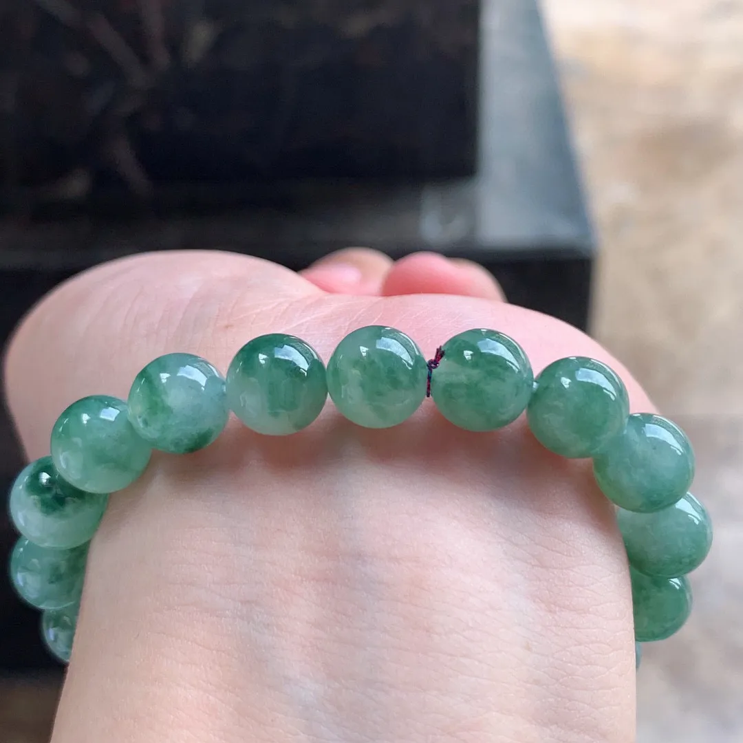 冰晴水飘花翡翠手串

尺寸10