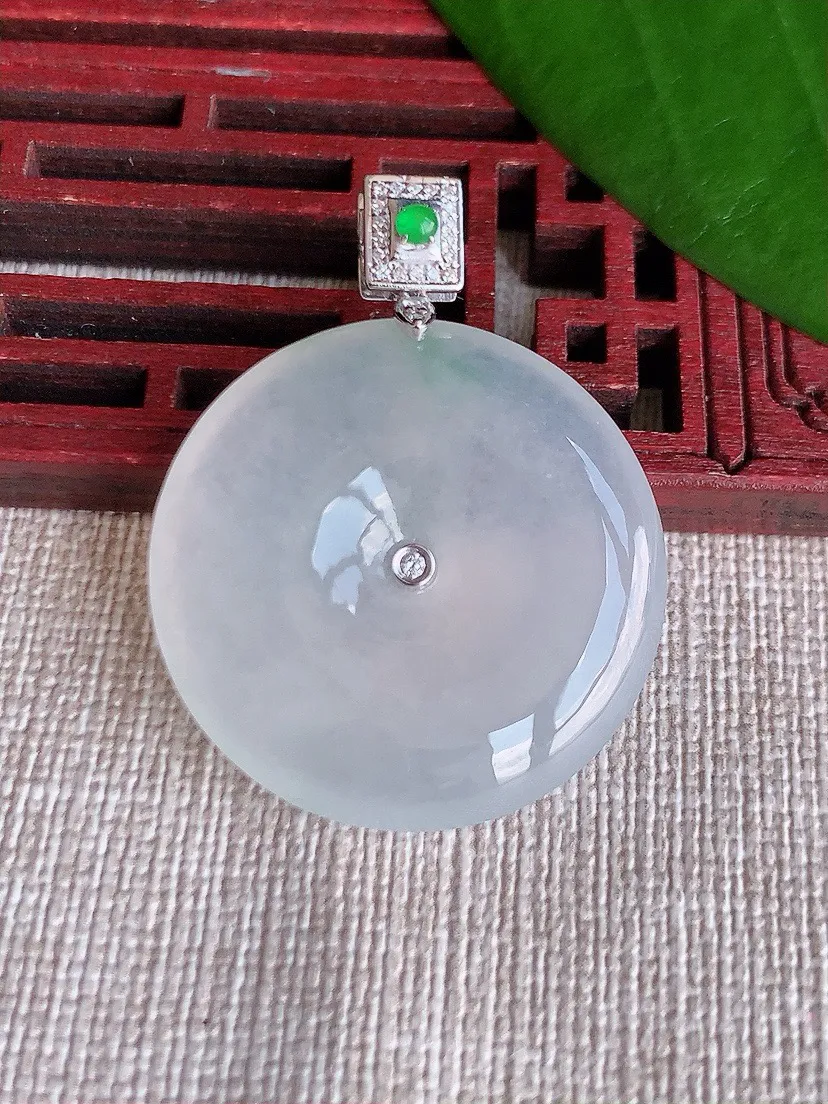 a货翡翠老坑冰种18K金伴钻镶嵌飘花平安扣吊坠 尺寸37.2×29.2×5.7mm 重量11.34g