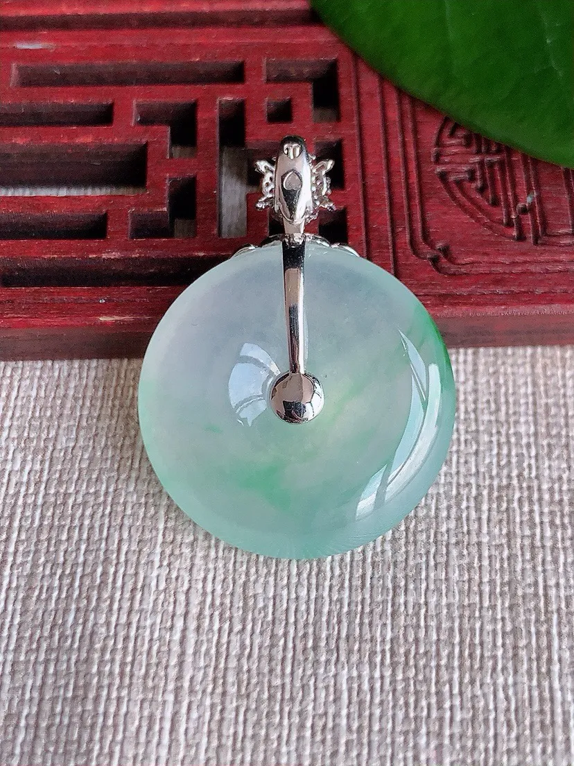a货翡翠老坑冰种18K金伴钻镶嵌飘绿平安扣吊坠 尺寸34.5×25.4×5.3mm 重量8.77g 0709
