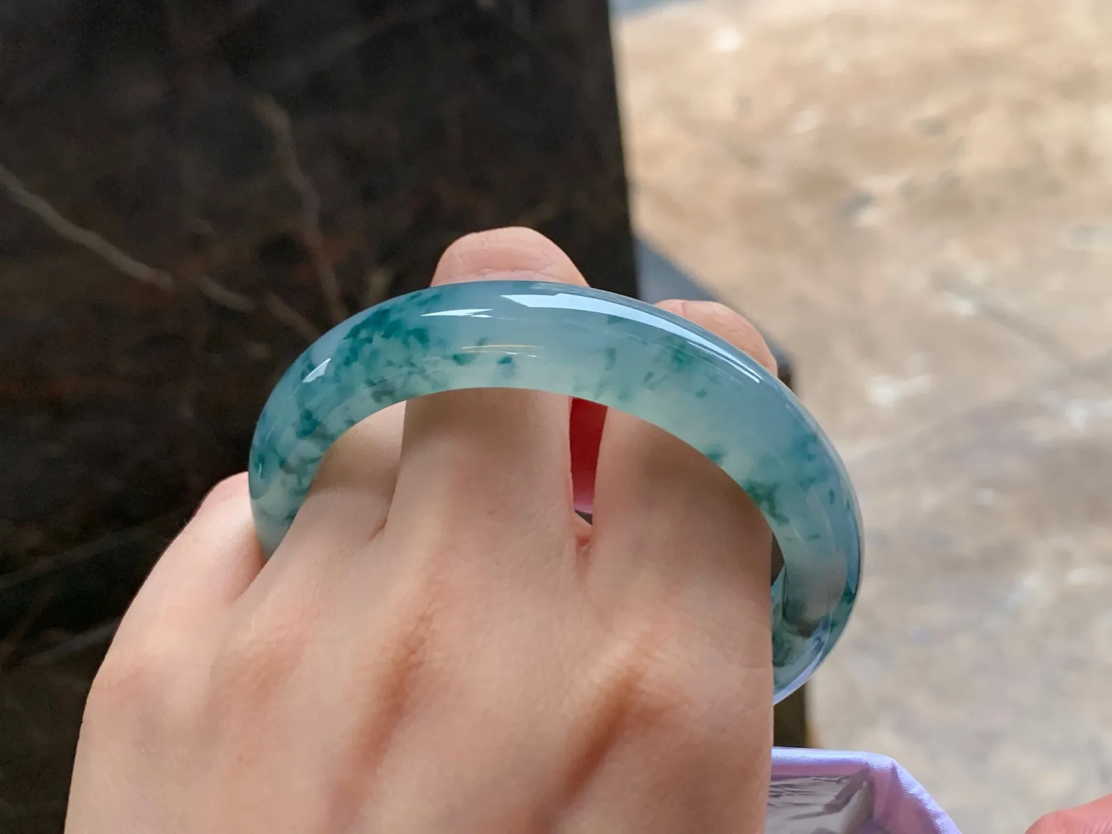 冰飘花手镯
种好水足 55.4/12.2/8.2mm