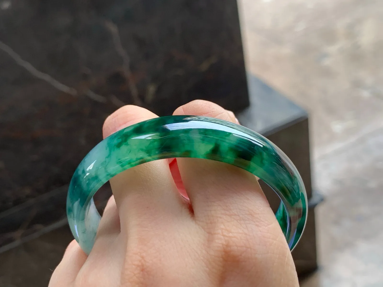 冰种飘花手镯
种好58.6/14.5/7mm