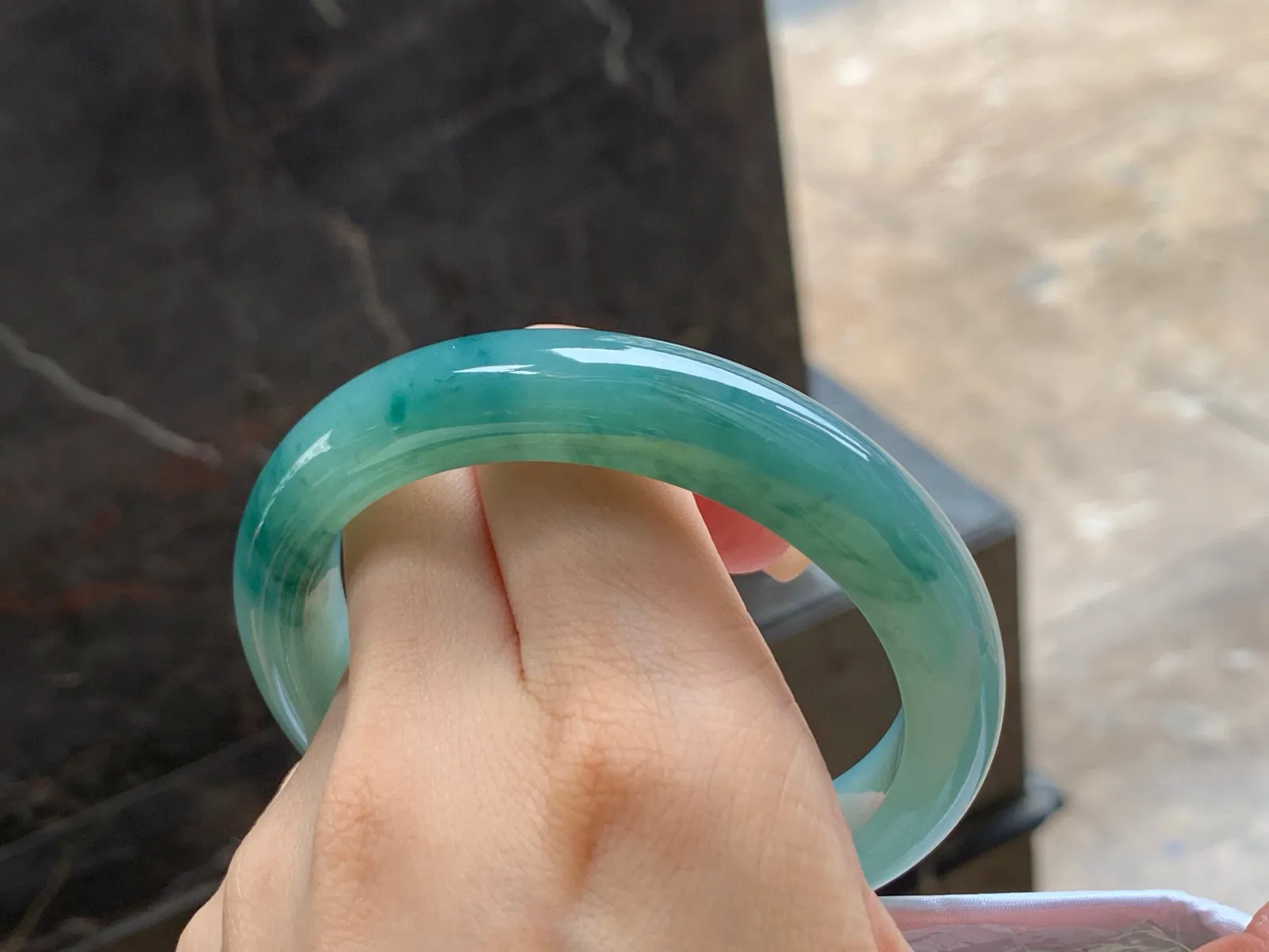 飘花大圈手镯
59.6/12.2/9mm