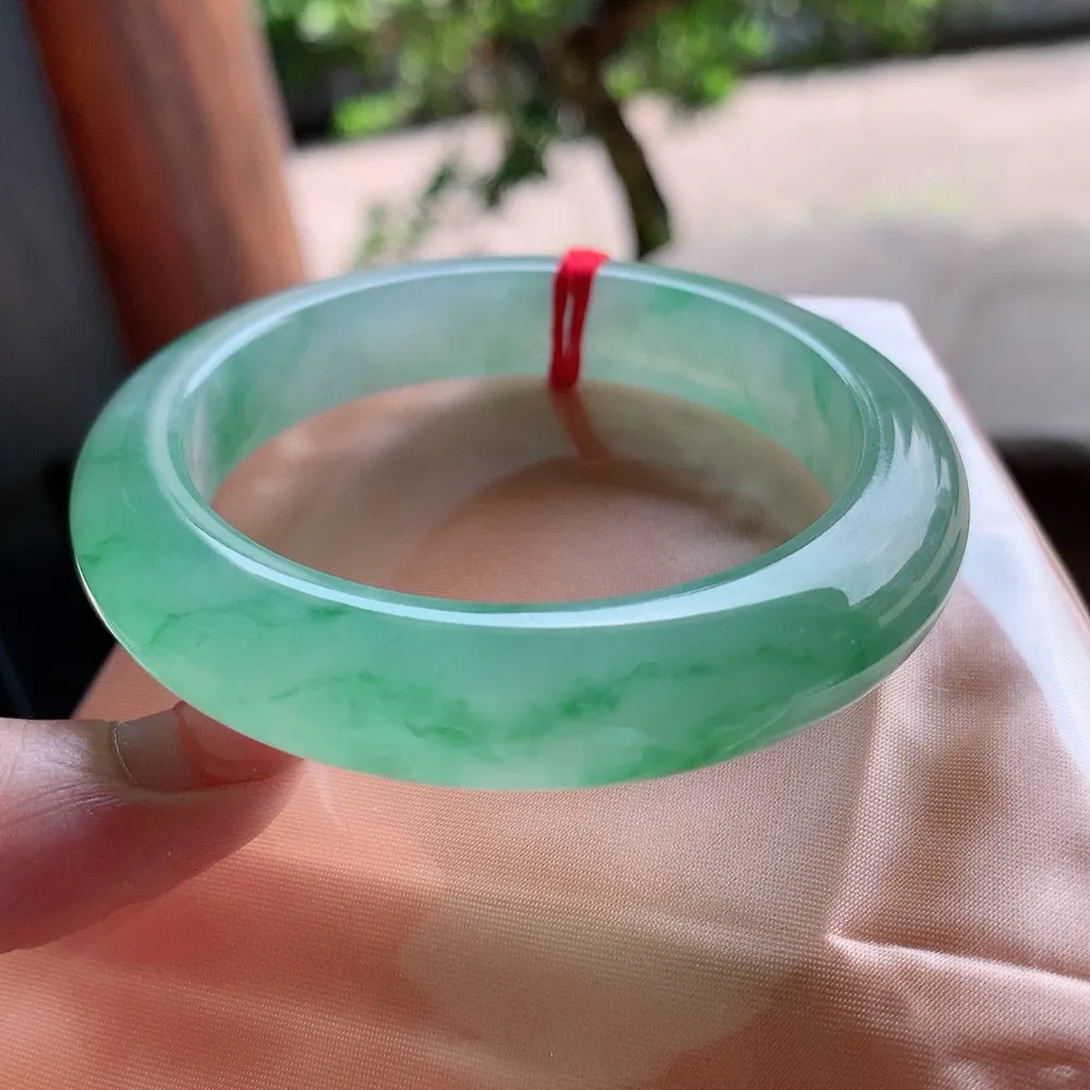 正圈冰玻阳绿 无瑕 尺寸:56.4/12.3/9.7 种色俱佳🥰🥰