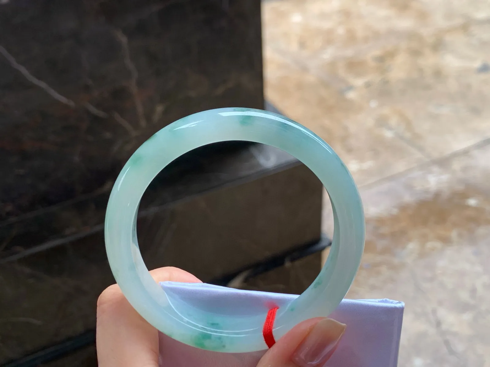 飘花手镯
水润清爽 58/11.3/8mm