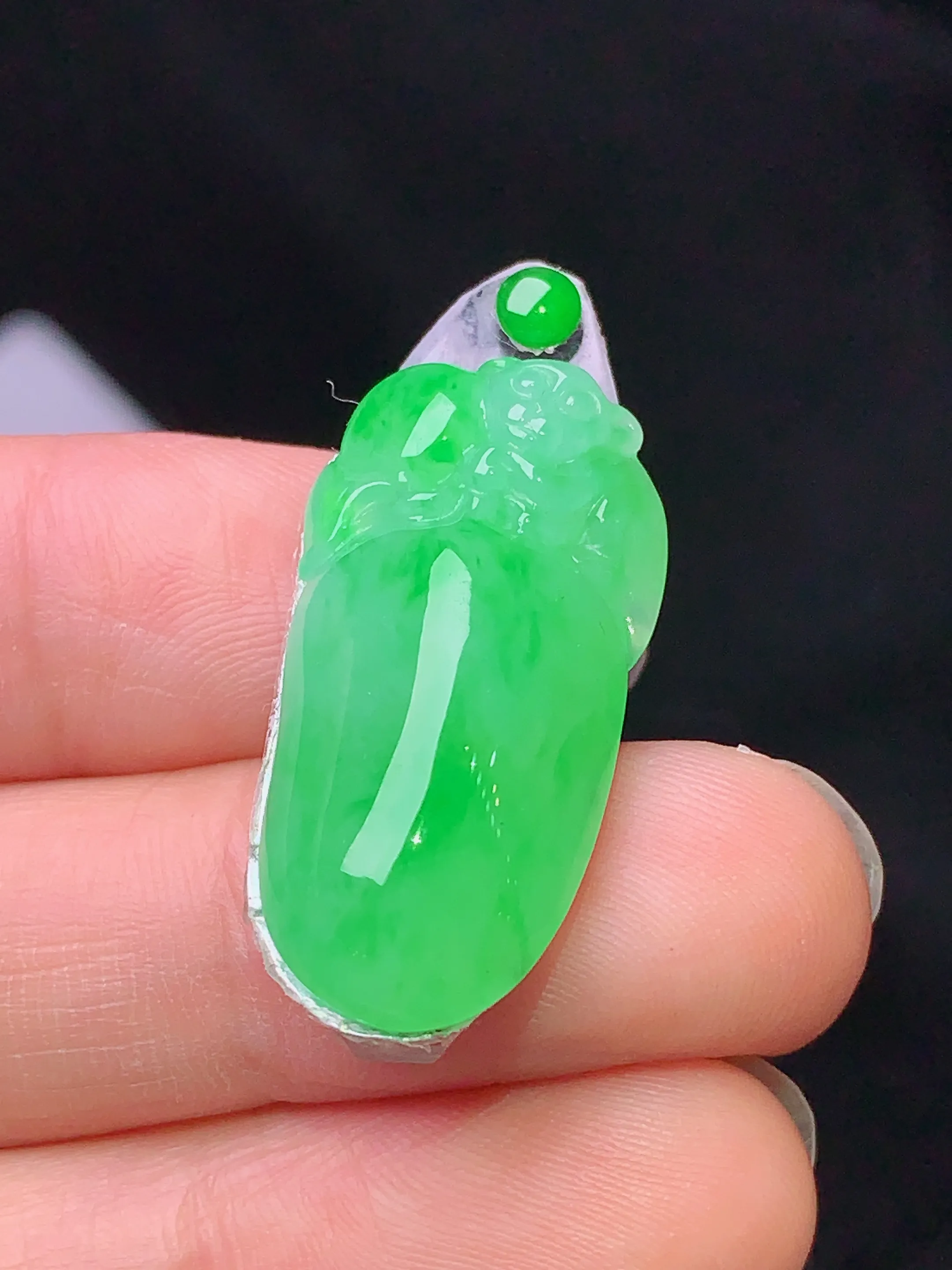 镶嵌款 翠绿福瓜吊坠 玉质细腻 水润亮眼 整体尺寸28*14.5*5.3
