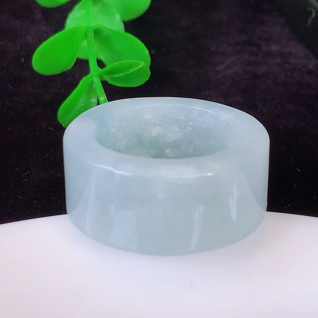 自然光实拍，20mm内径翡翠扳指，冰润指环，玉扳指，财源滚滚，玉质细腻起胶，23圈口，种水好！#57.8