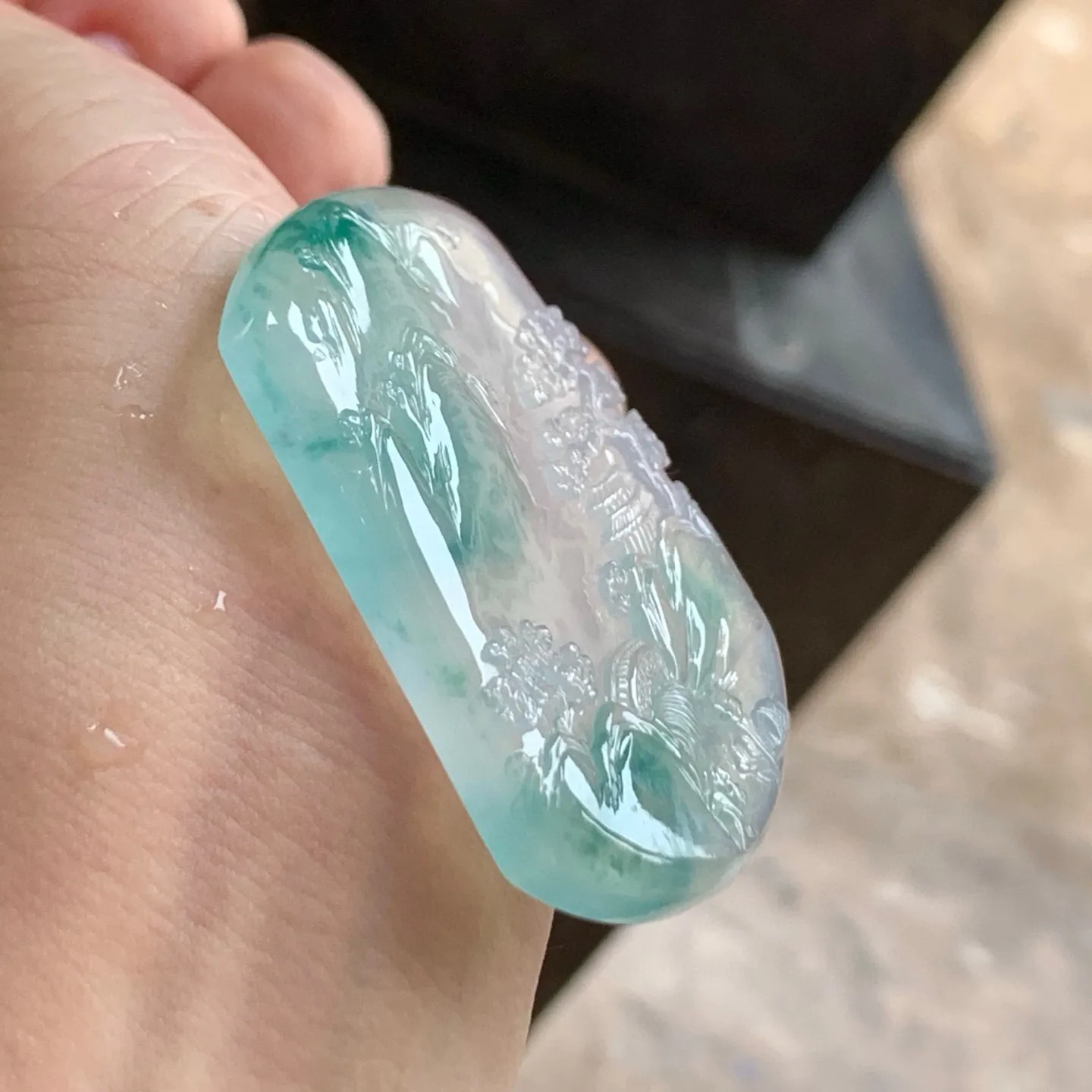 冰种飘花山水牌
种好水足 清爽