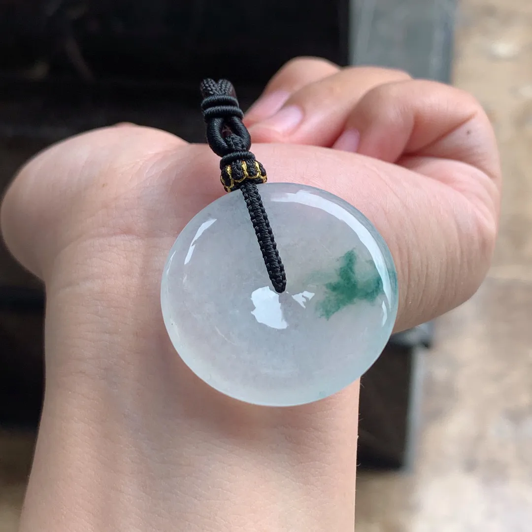 糯冰种飘花平安扣

尺寸35-5.8