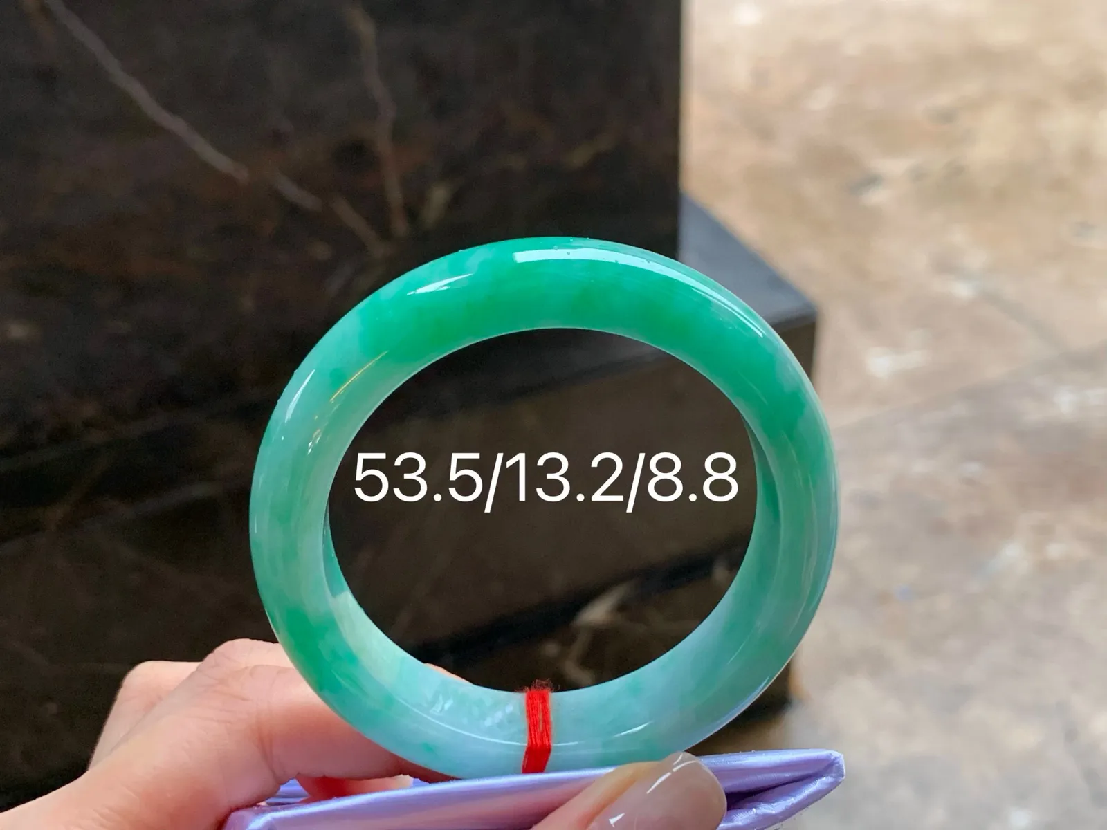 带色手镯
干净清爽 53.5/13.2/8.8mm