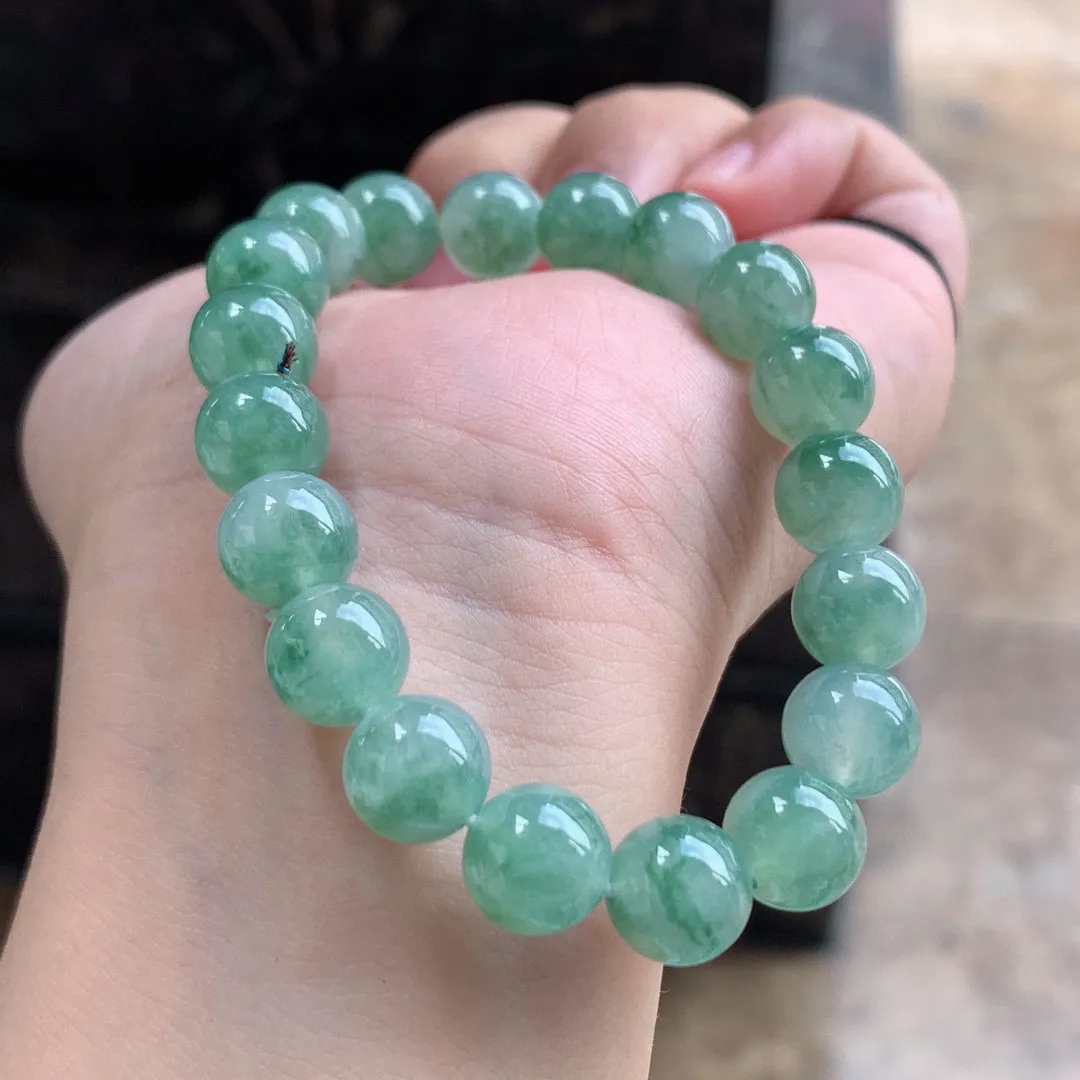 晴水飘花翡翠手串

尺寸10