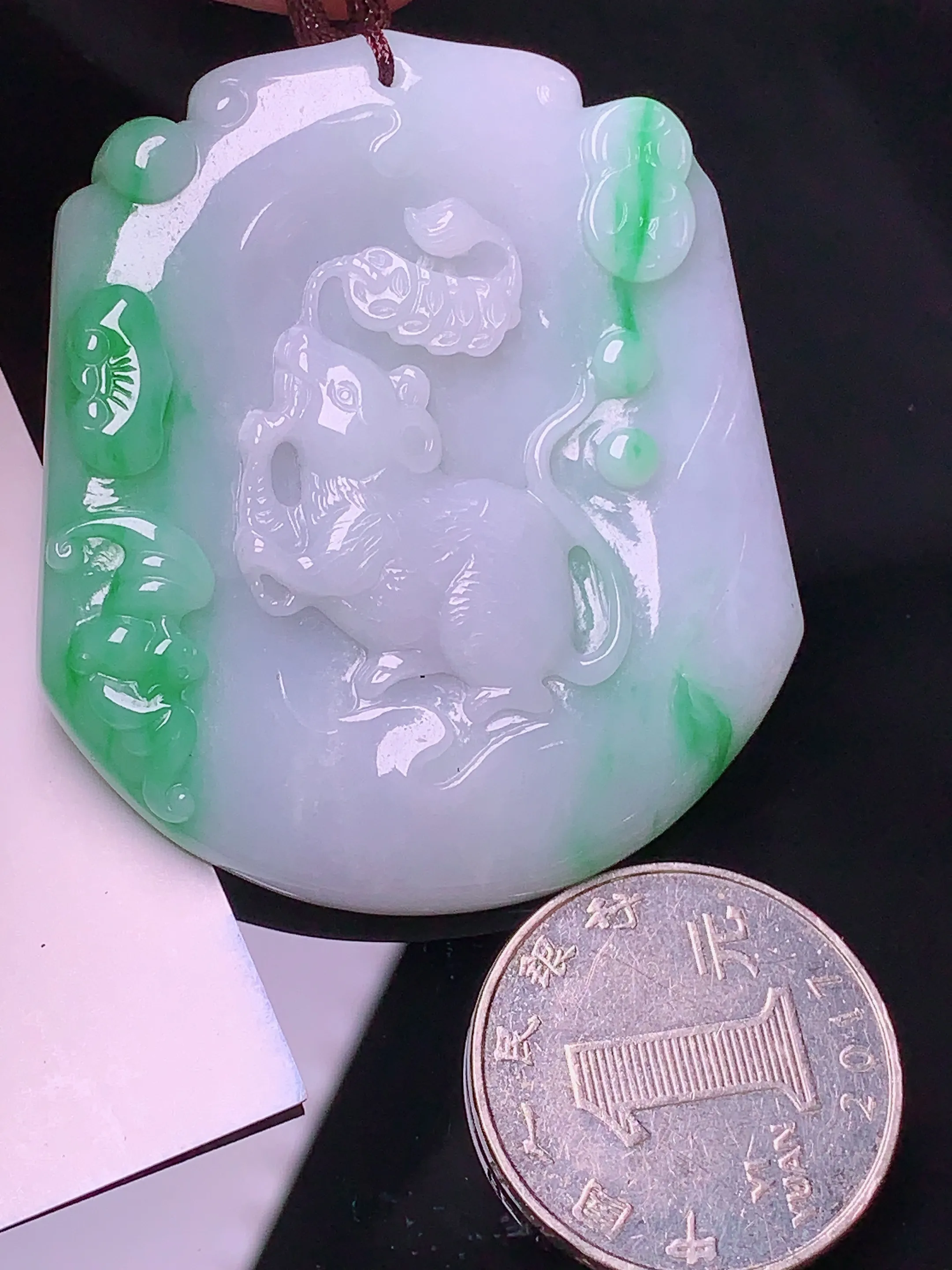 飘绿生肖鼠吊坠 玉质细腻 水润亮眼 整体尺寸52.5*45.6*5.3