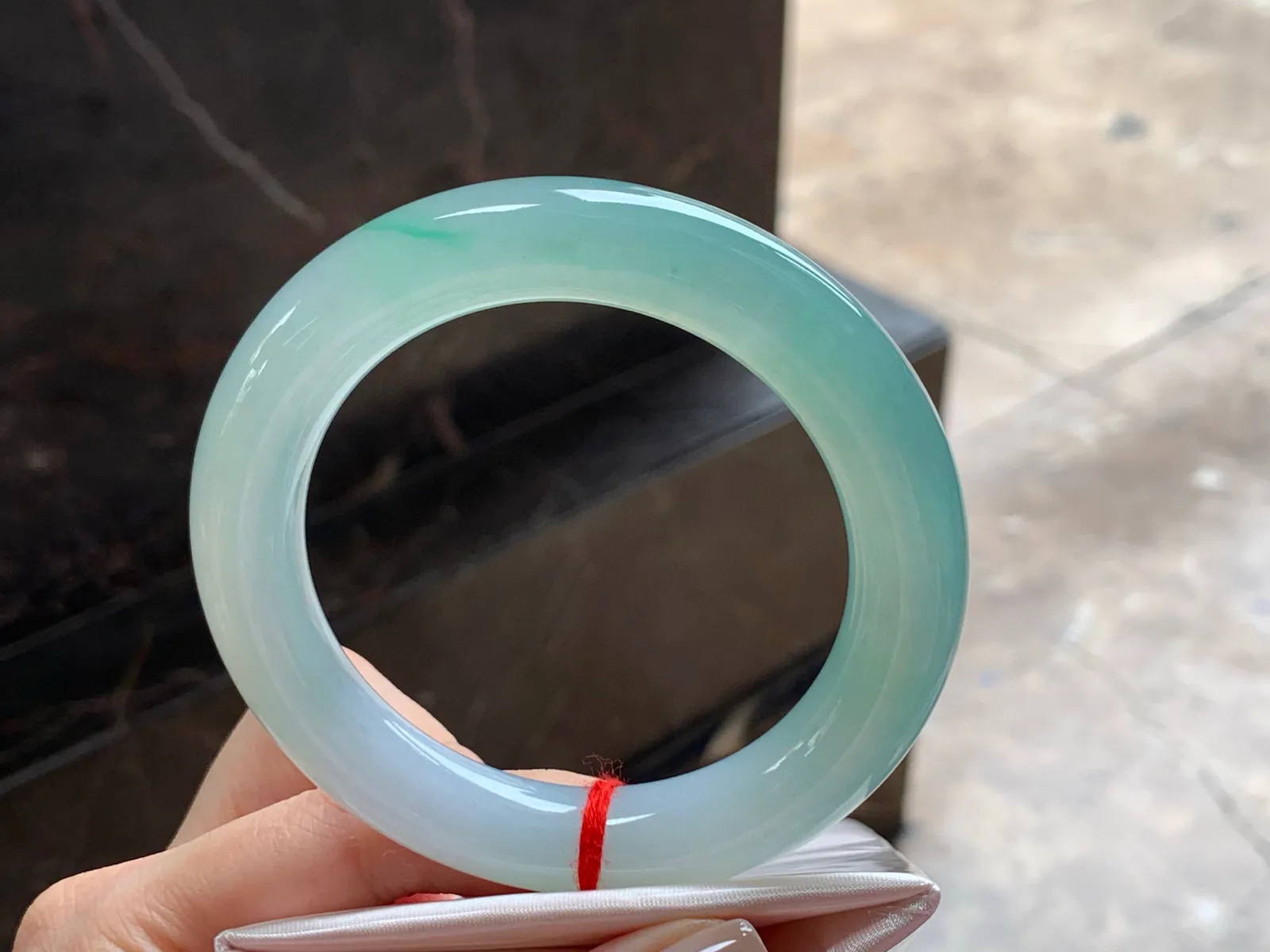 冰晴福镯
水润57.5/12.2mm