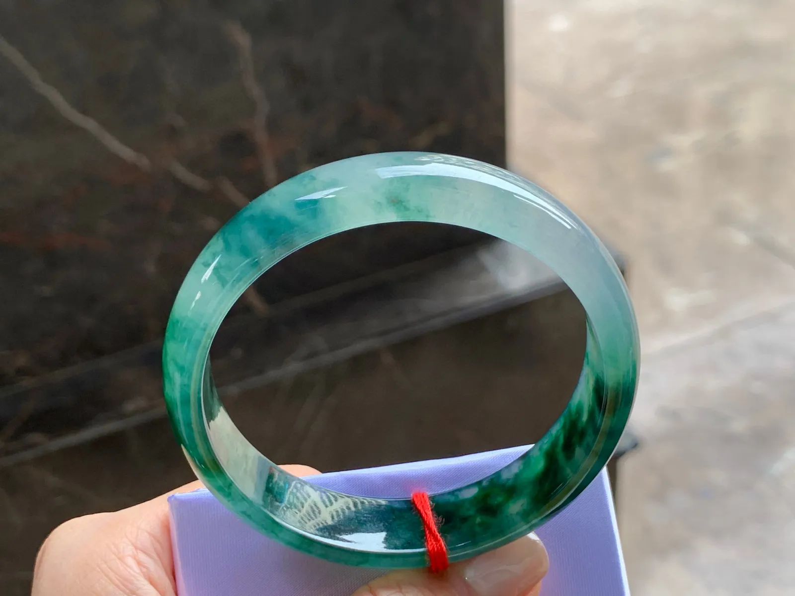 冰种飘花手镯
种好58.6/14.5/7mm