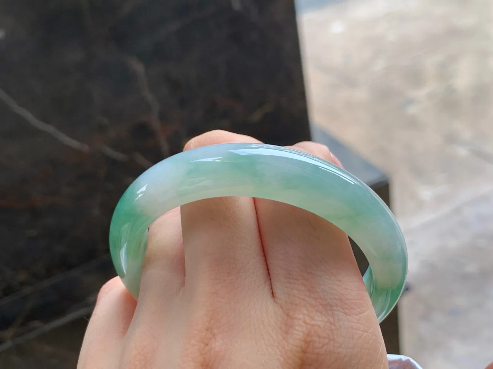 飘花手镯
水润56.6/13/8.2mm