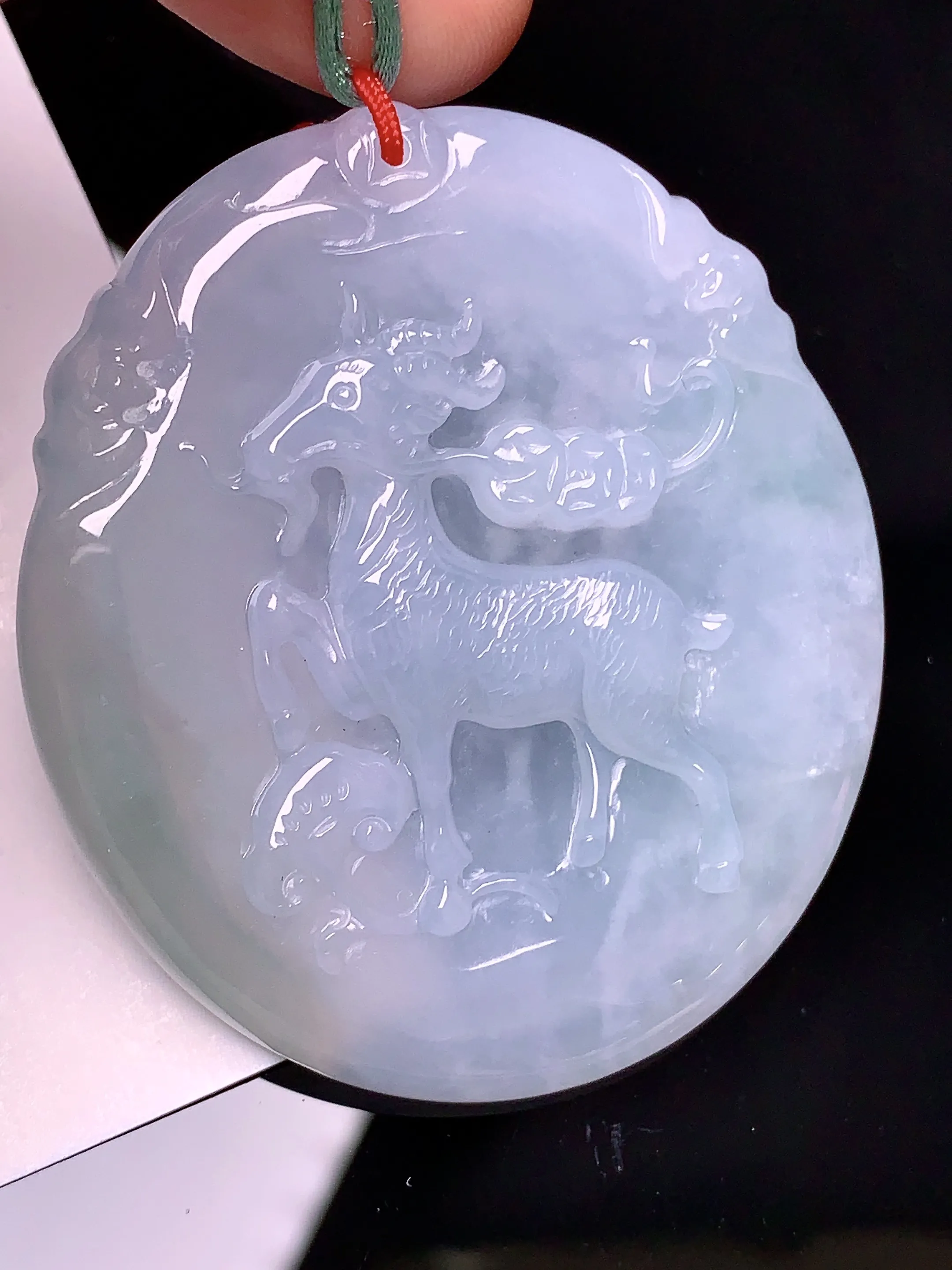 生肖羊牌吊坠 玉质细腻 水润亮眼  整体尺寸50*43.8*5.5
