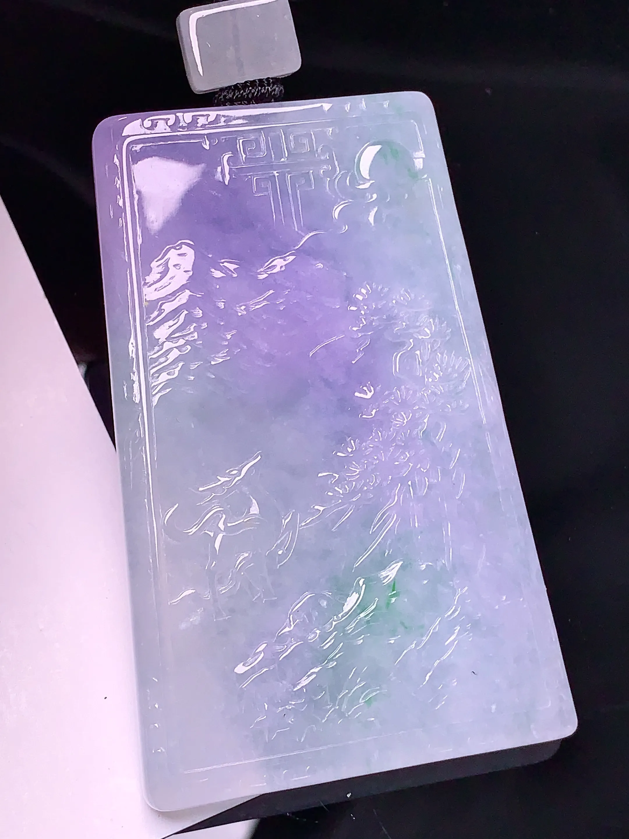 春彩山水吊坠 玉质细腻 水润亮眼 整体尺寸65*41.8*5.6