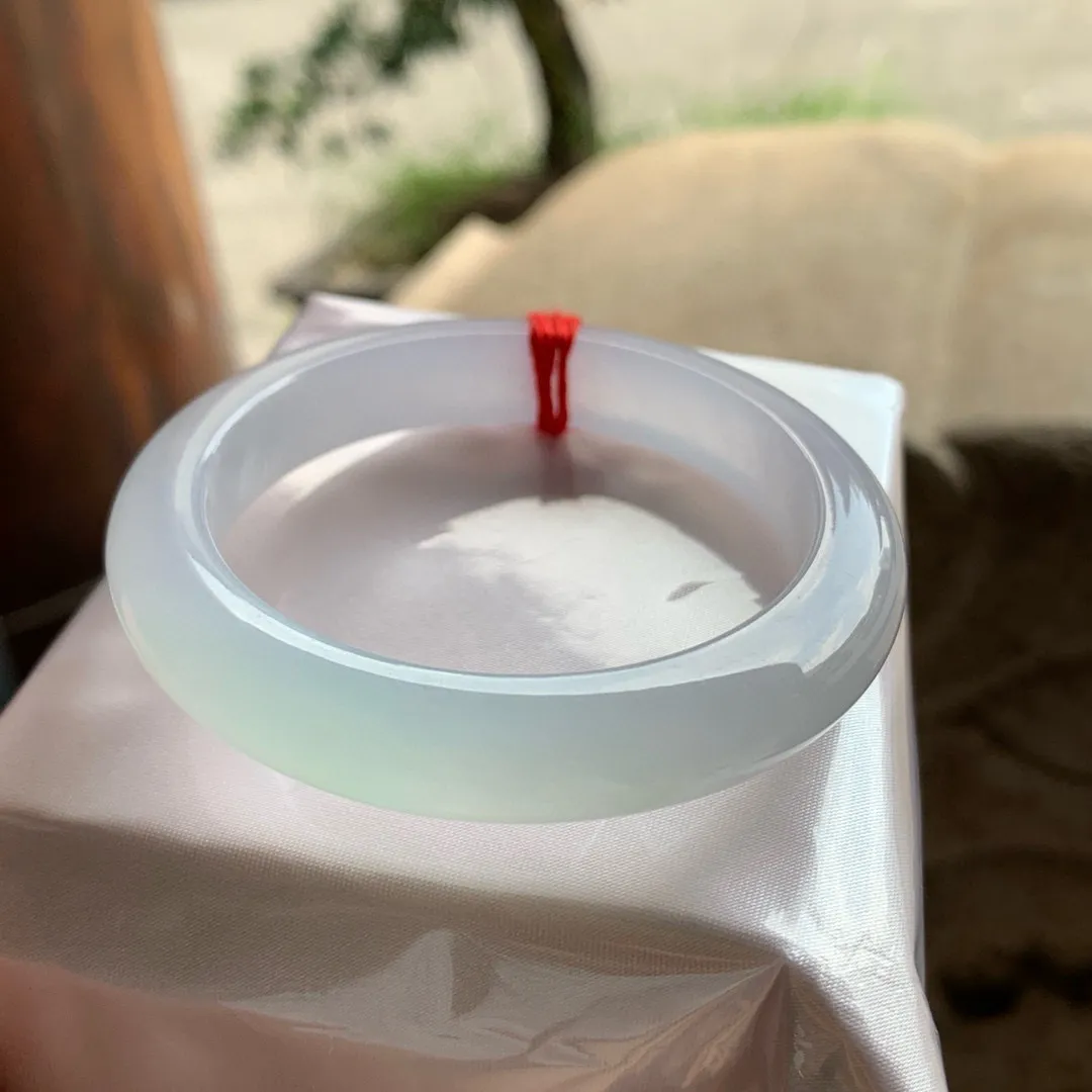 正圈高冰绿 无瑕 尺寸:53.4/10.6/8.7  种水好