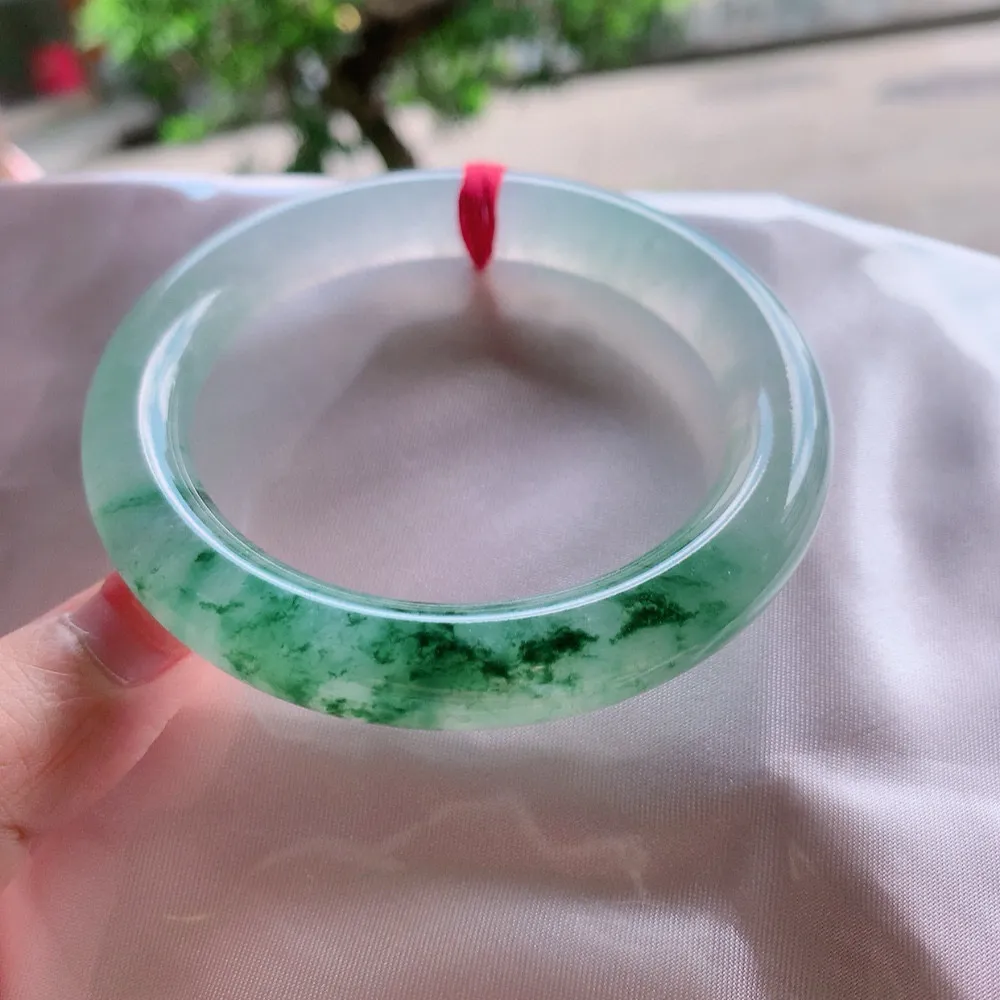 圆条冰玻绿花 半山水 无瑕 尺寸:57.8/11.1 花美 种水好